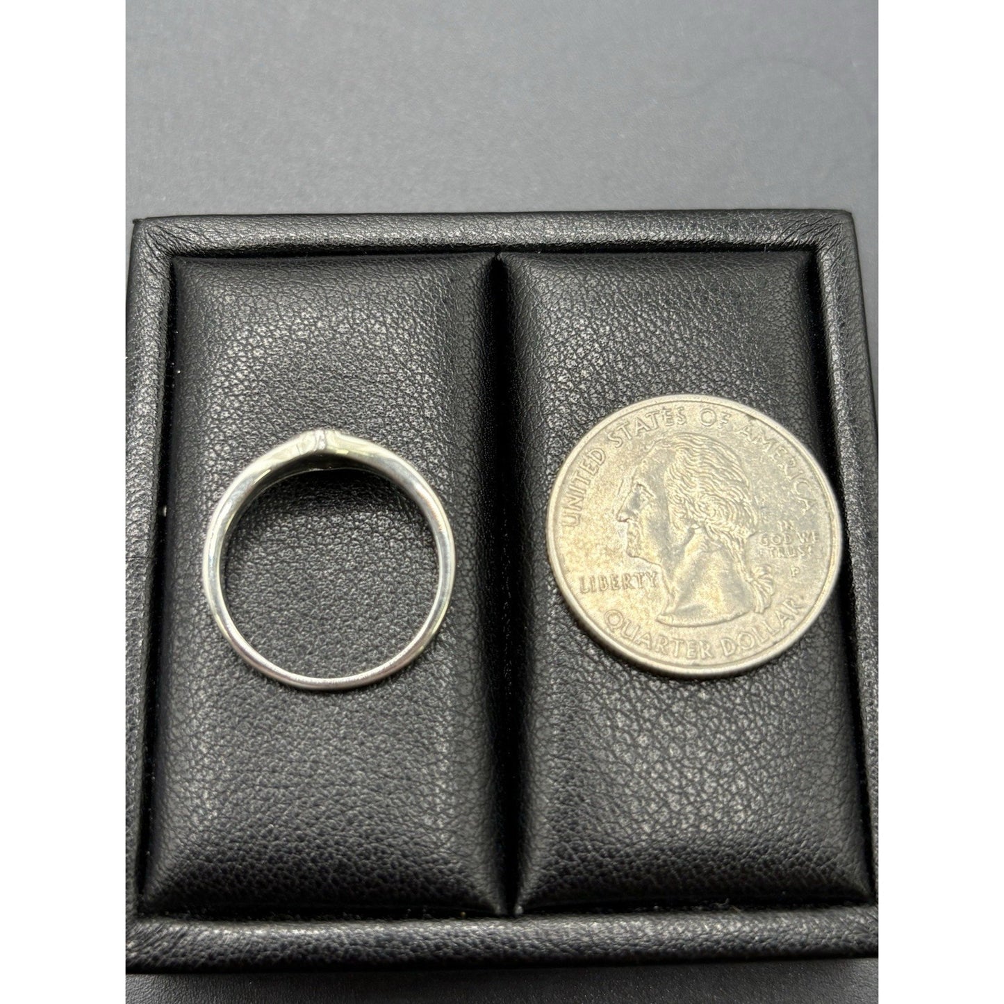 New Condition Sterling Silver Cross Tree Ring Size 7