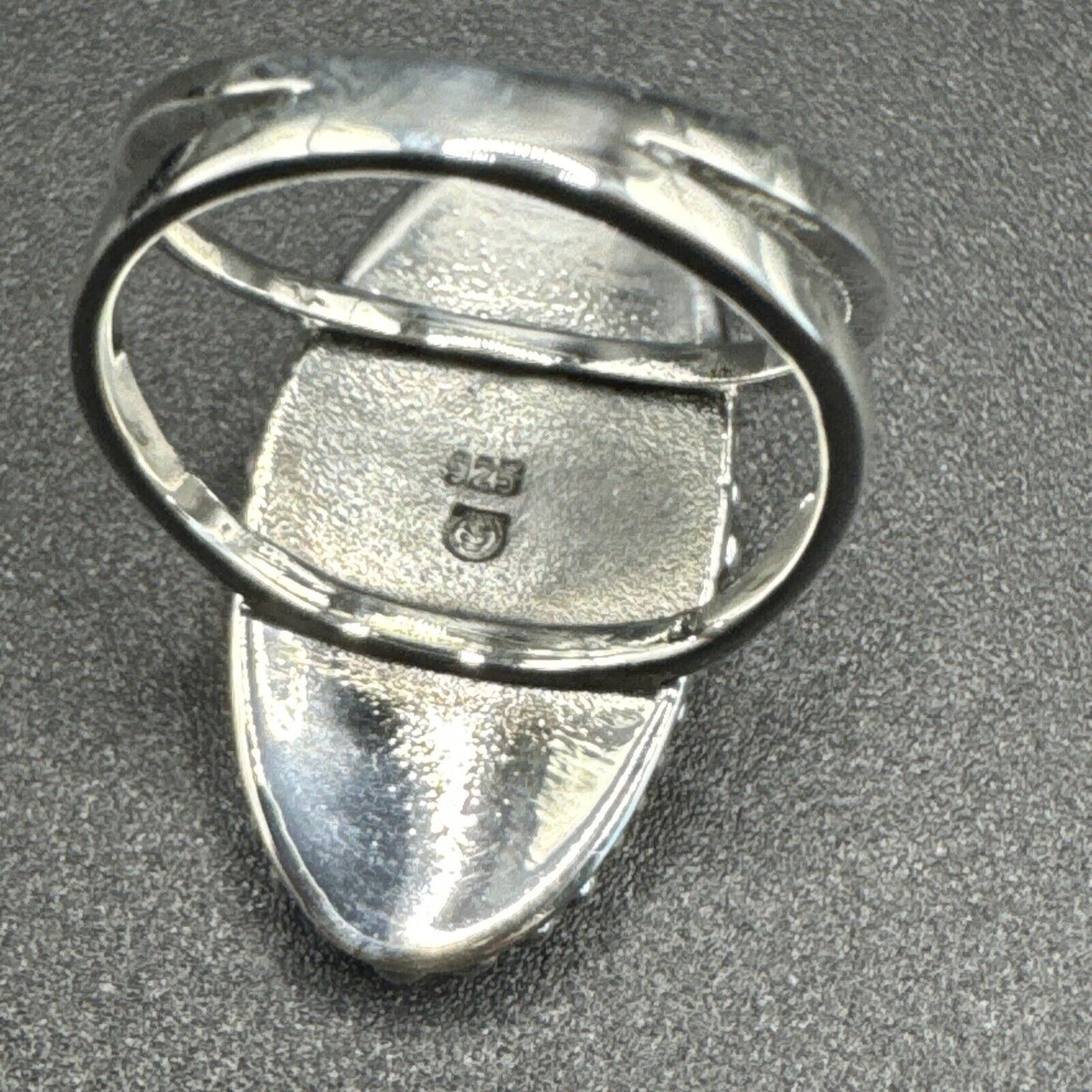 New Condition Sterling Silver Oval Oblong Lapis Ring 925 Size 7