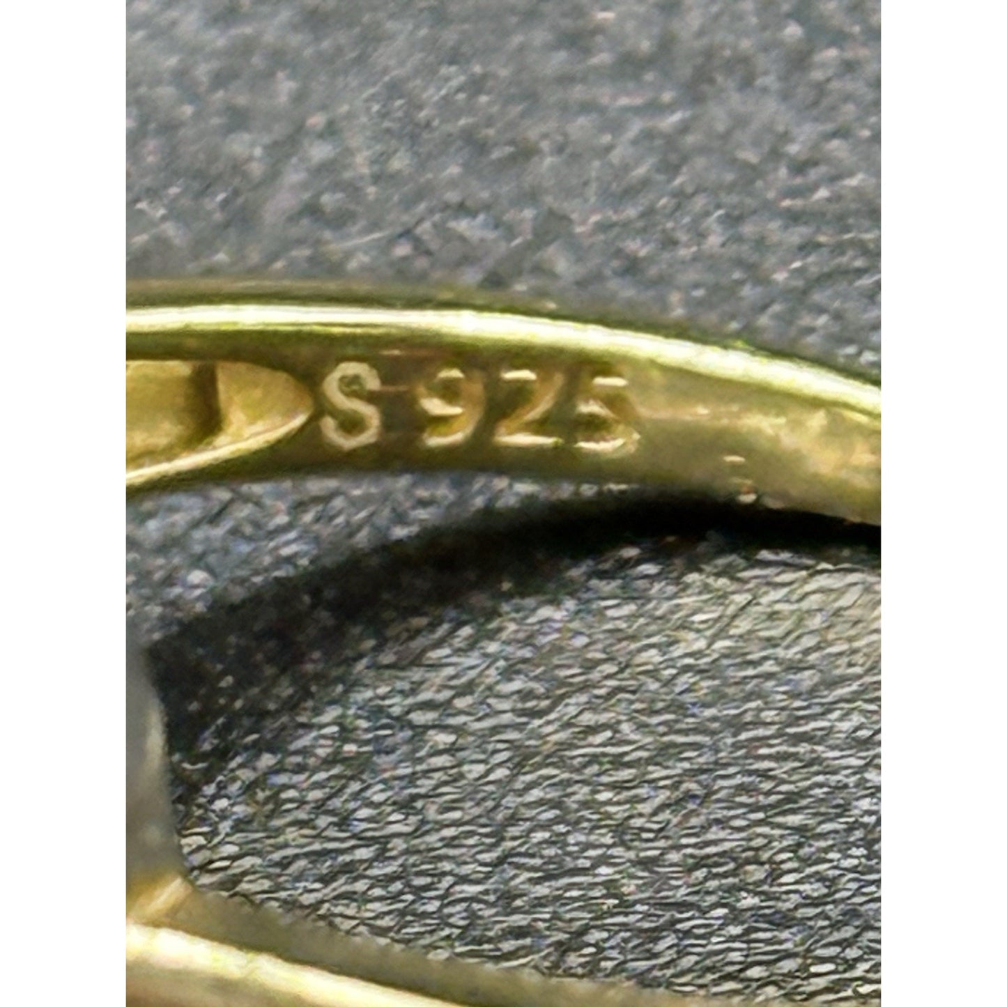 New Condition Two Tone Sterling Silver Moissanite Ring Size 7.00 P18