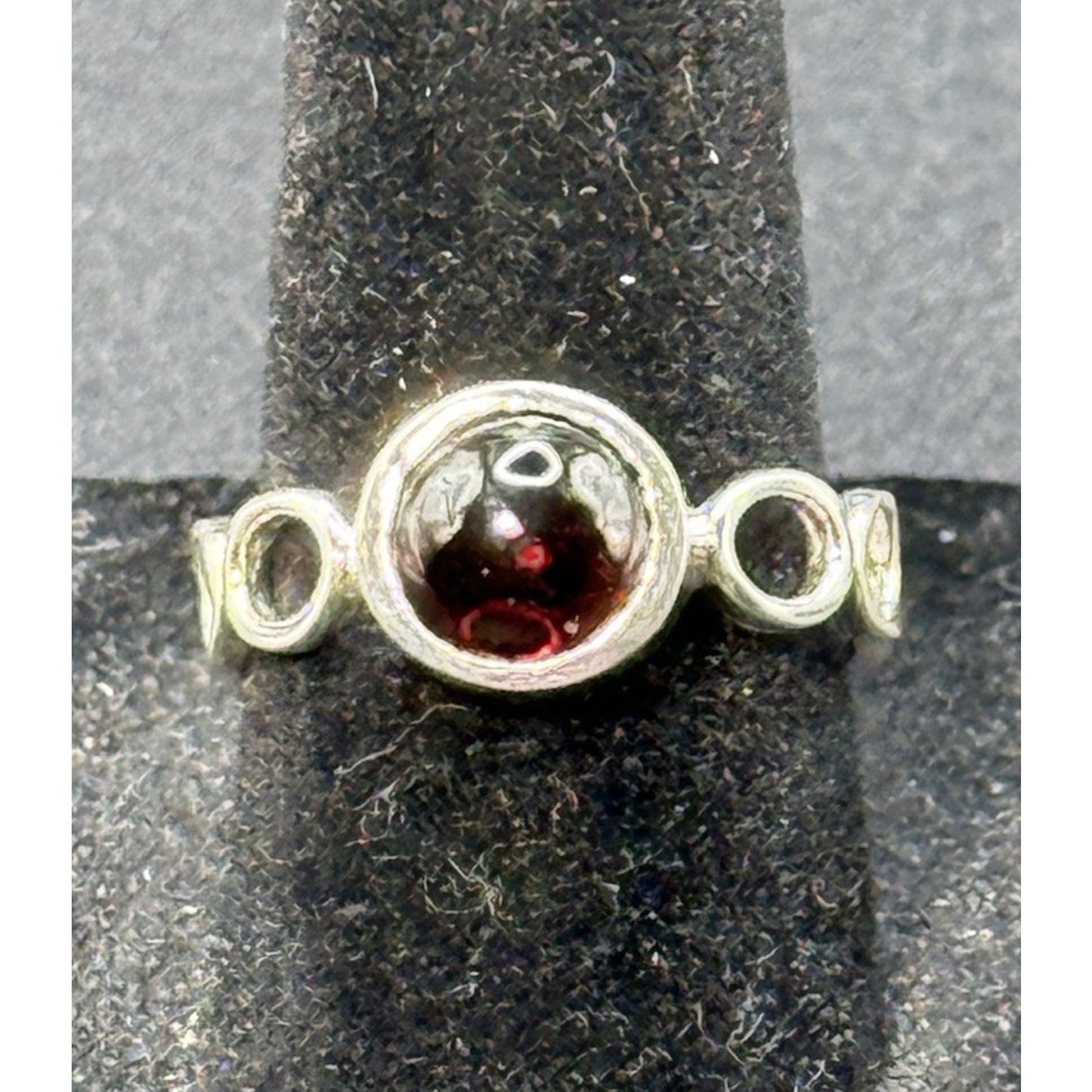 New Condition Sterling Silver Genuine Garnet Ring Size 7.00 925 P19