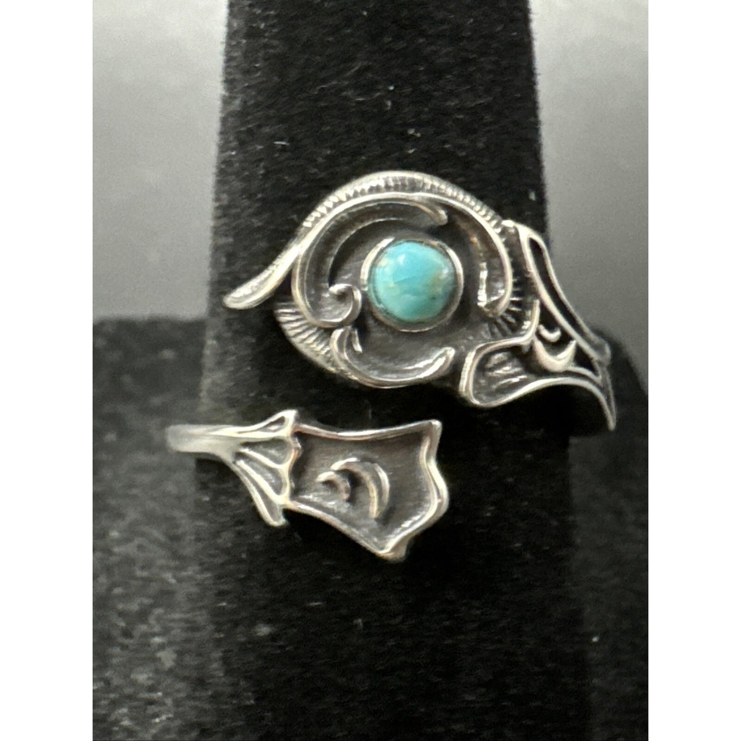 New Condition Sterling Silver Turquoise Bypass Ring 925 Size 7