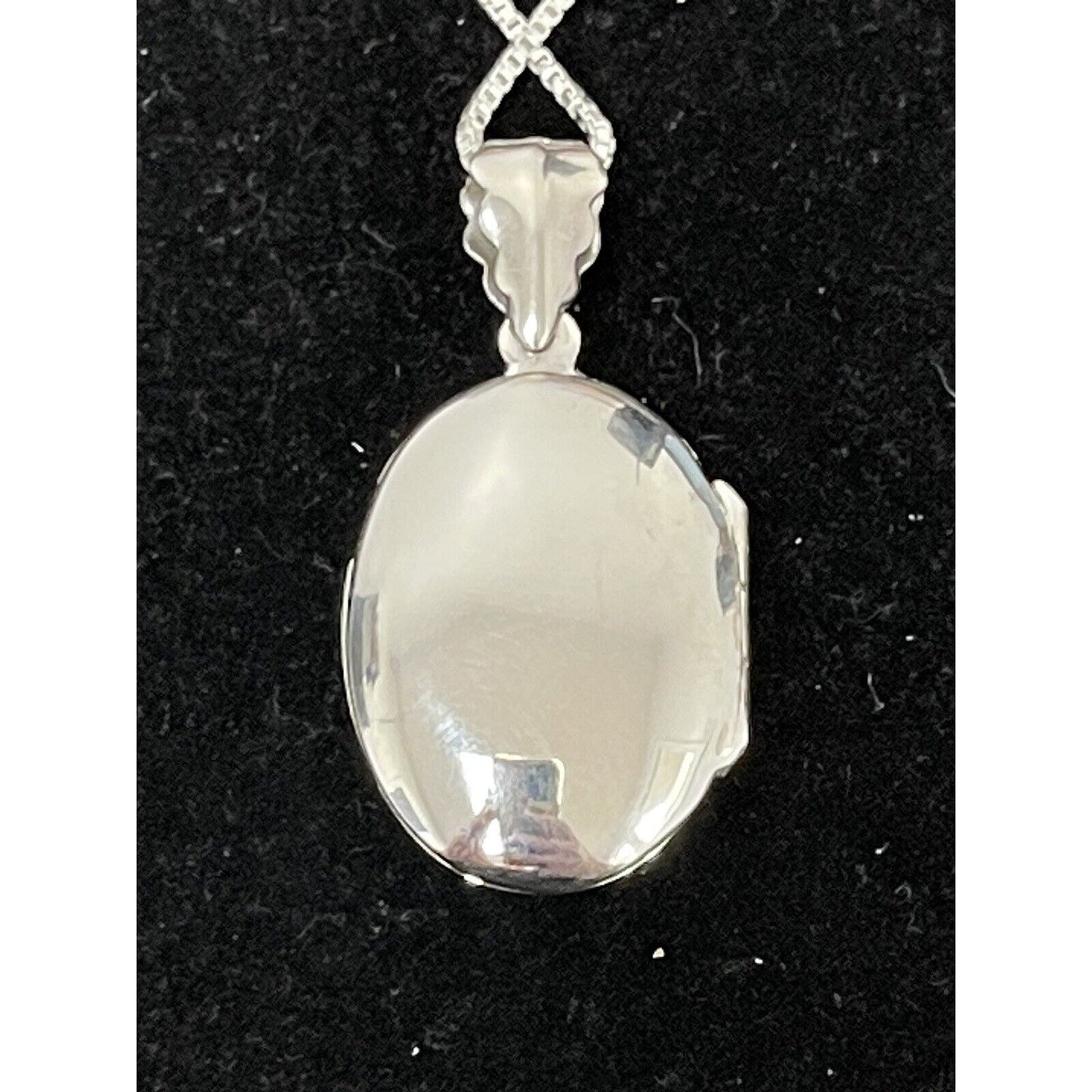20” Sterling Silver Floral Locket Pendant Necklace 23x19MM New Condition