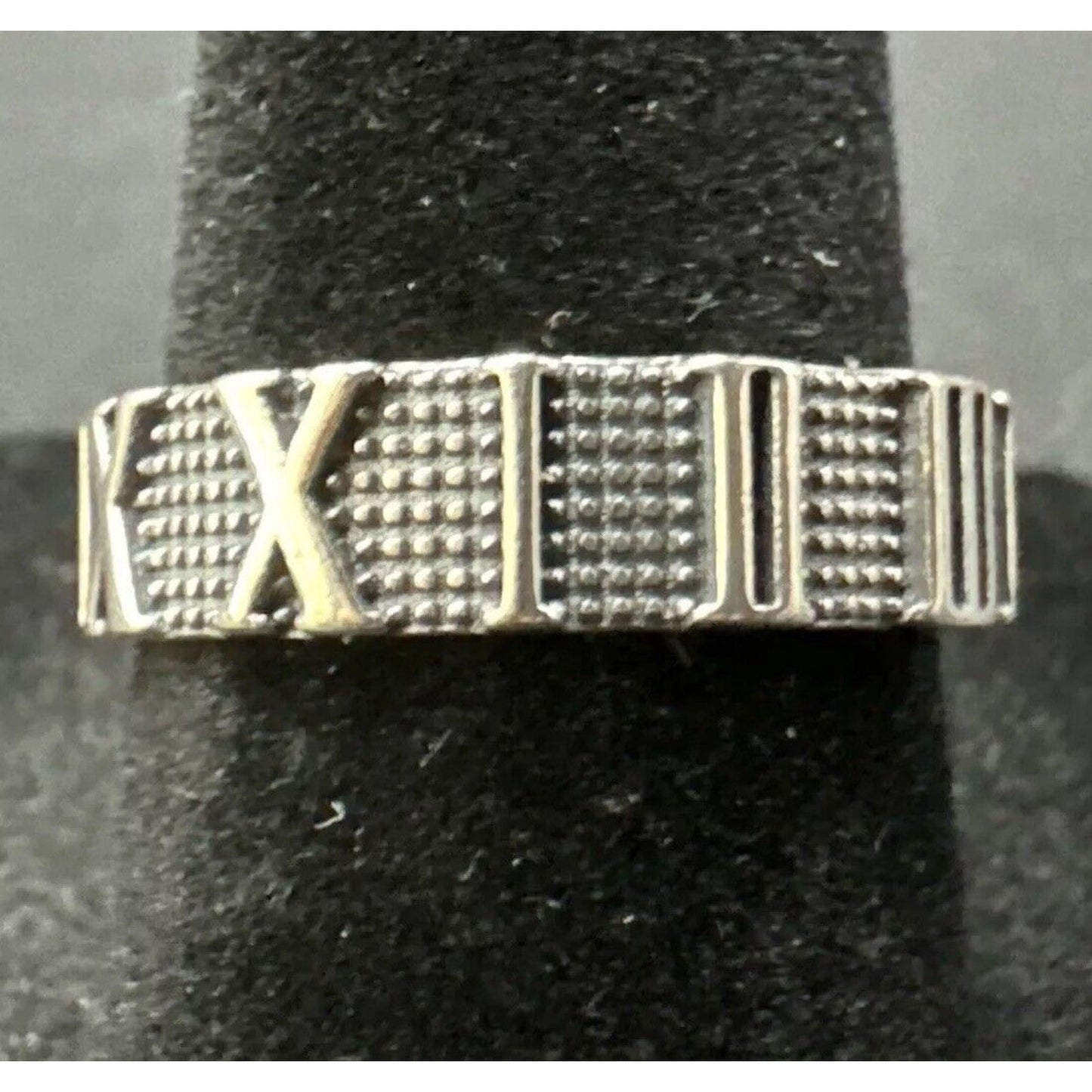 New Condition Sterling Silver Roman Numerals Band Ring 925 Size 6.5