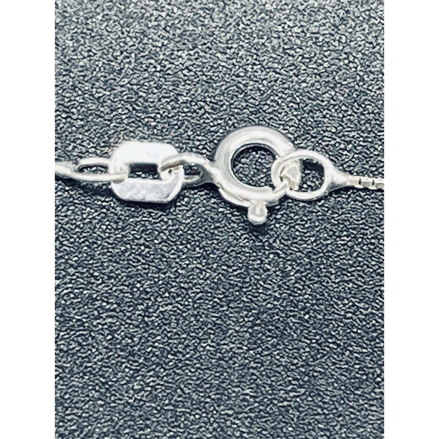 18” New Condition Horse Pendant Necklace Box Chain 925