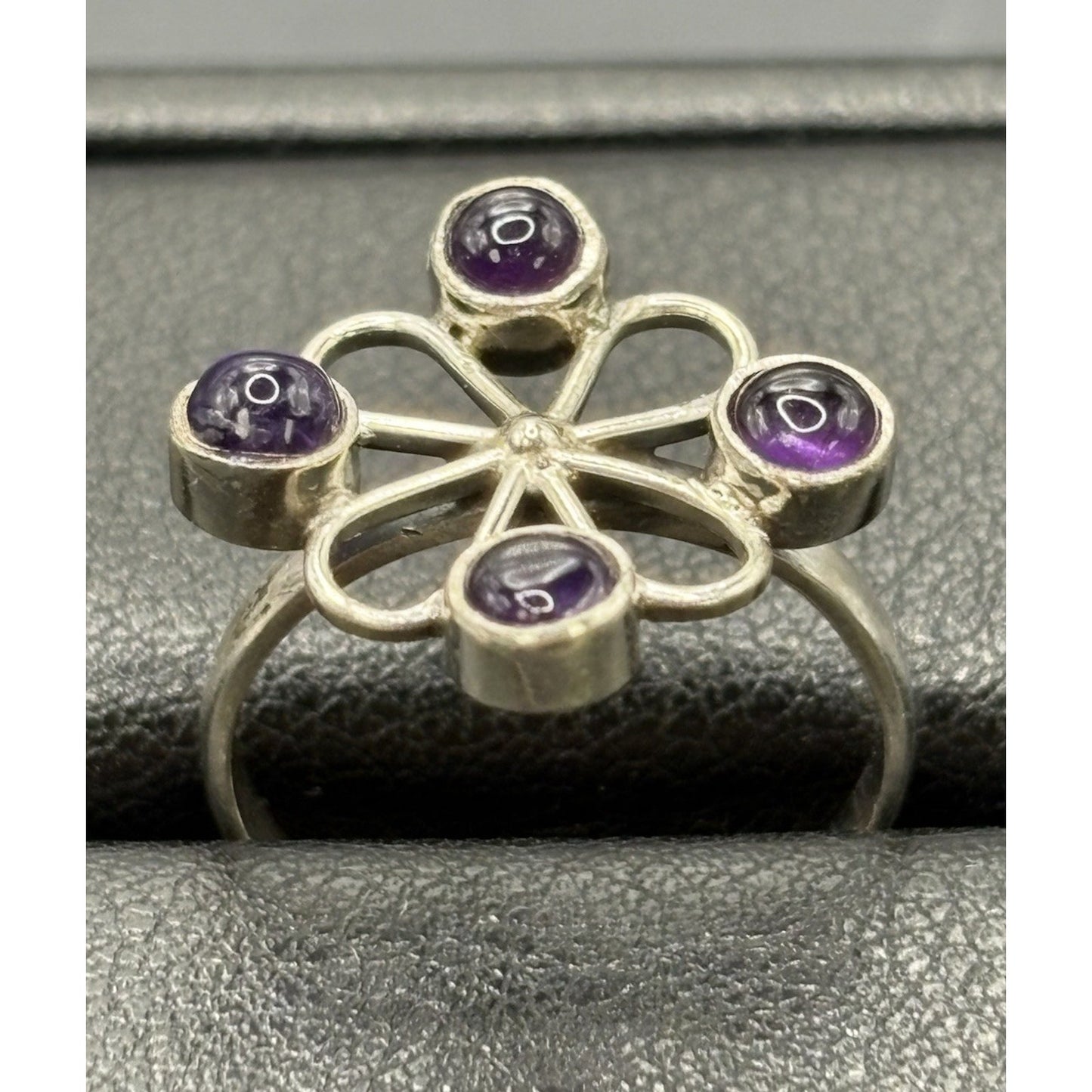 New Condition Sterling Silver Genuine Amethyst Ring size 7