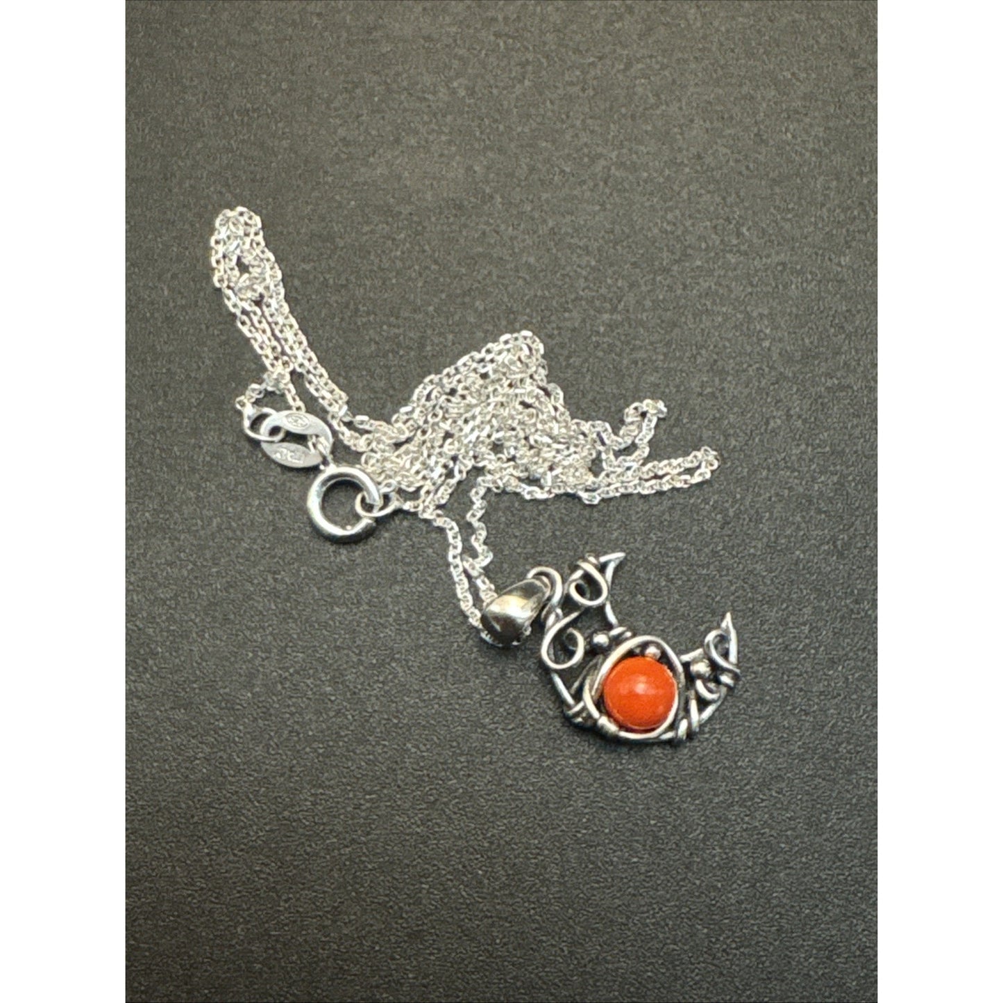 18” New Condition Sterling Silver Carnelian Crescent Moon Pendant Necklace