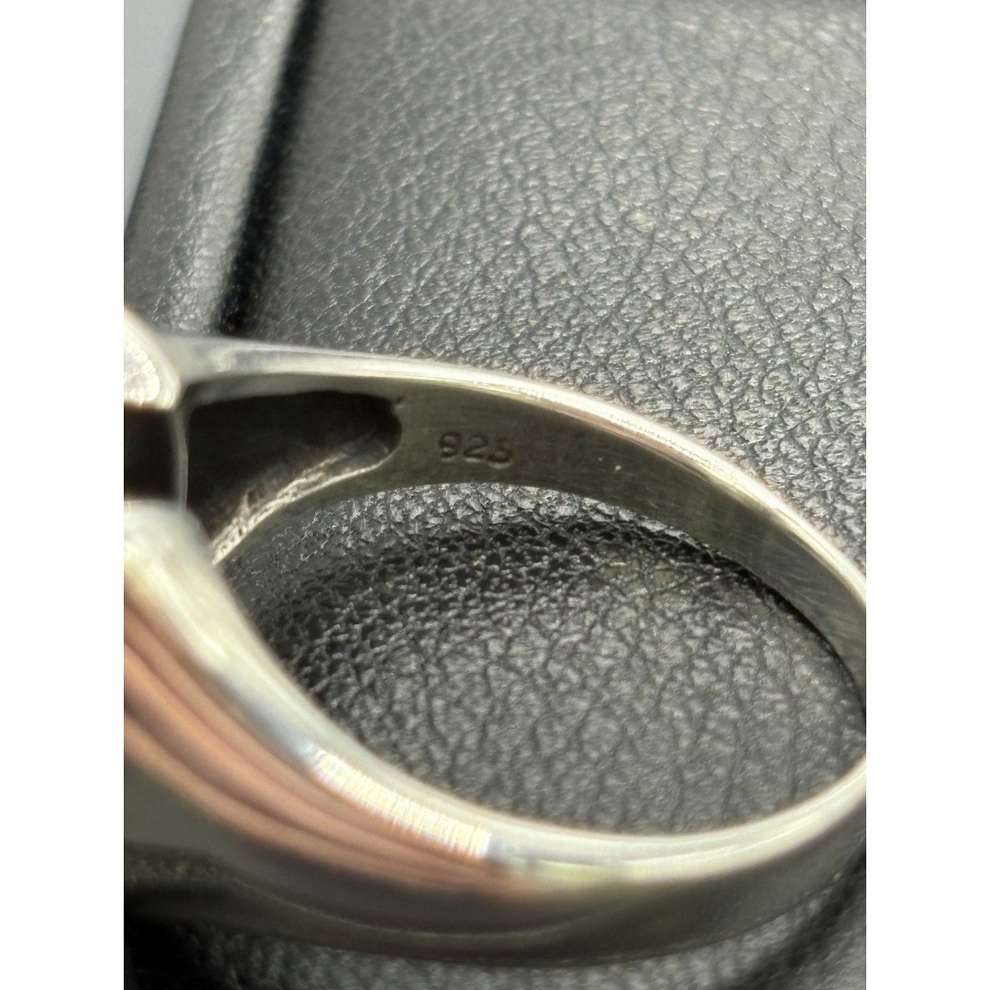 New Condition Sterling Silver White Jasper Horseshoe Ring Size 9