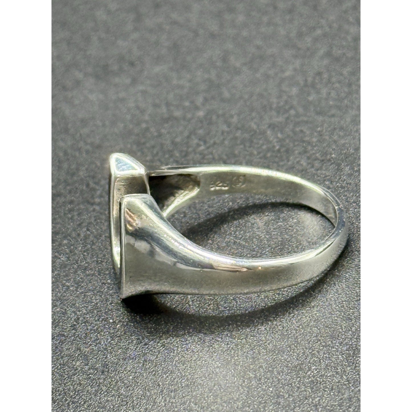 New Condition Sterling Silver Horseshoe Onyx Ring Size 12.00