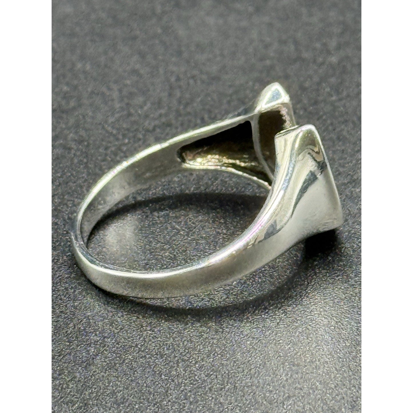 New Condition Sterling Silver Horseshoe Onyx Ring Size 12.00