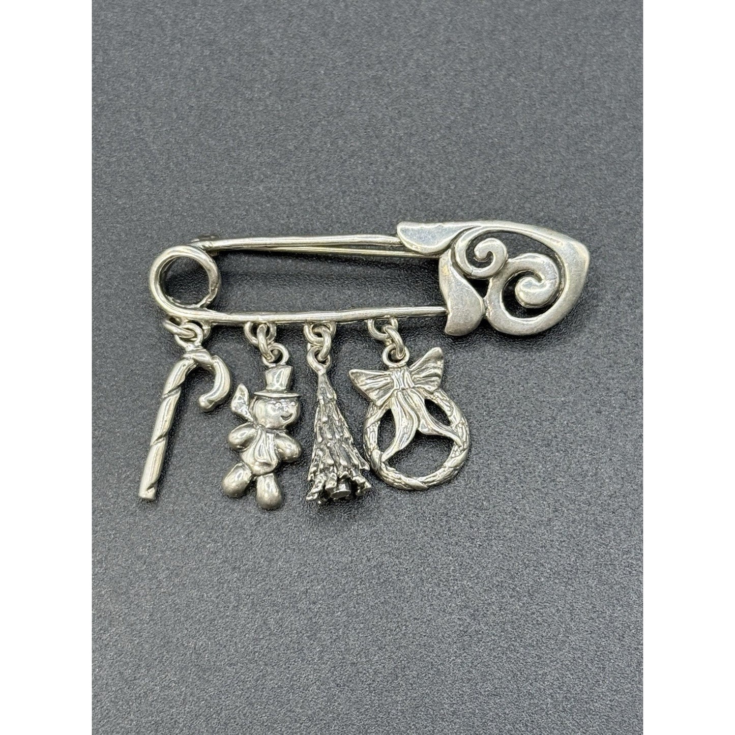 Vintage Sterling Silver Christmas Theme Brooch Pin 10 Grams P5