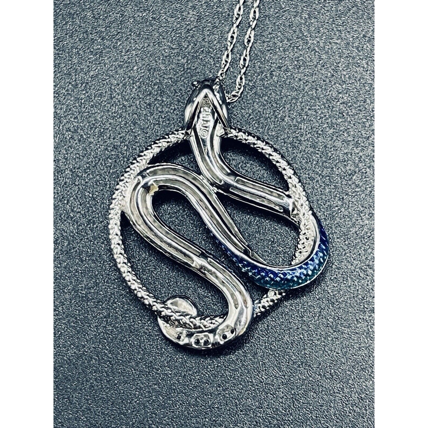 18” New Condition White Sapphire SS Enamel Snake Pendant Necklace L19