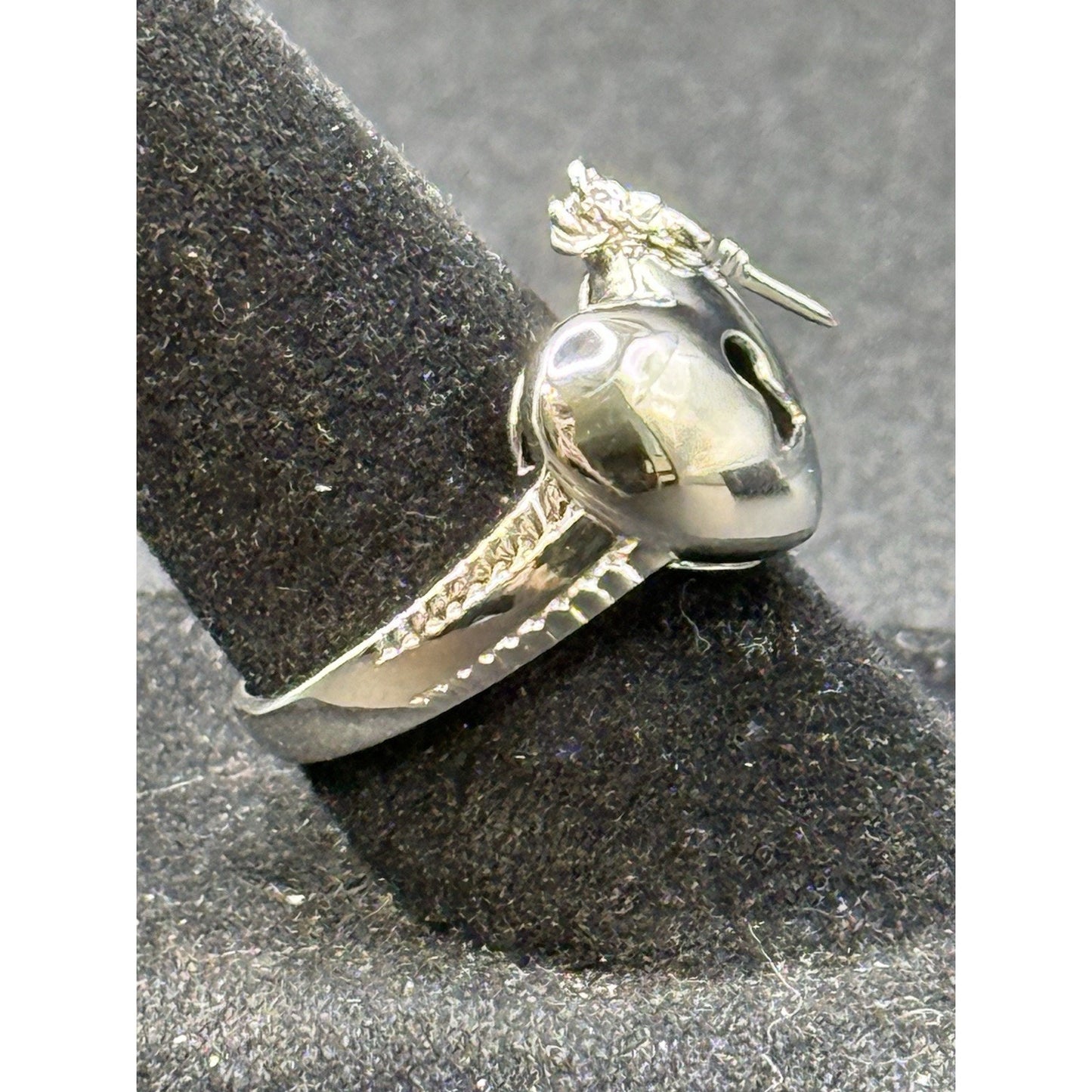 New Condition Sterling Silver Heart Locket Key Ring Size 7.00