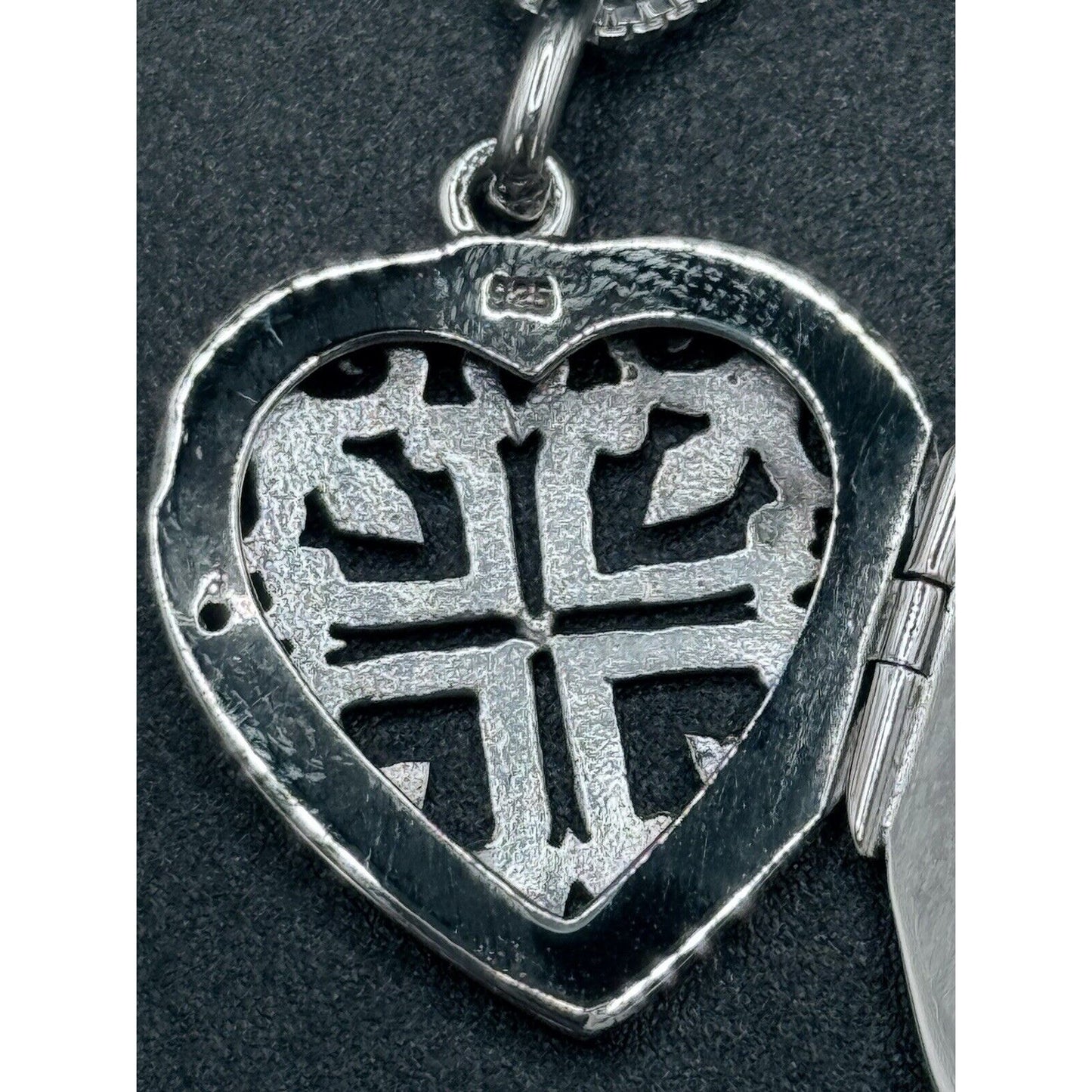 New Condition 20” Sterling Silver Cross Heart Locket Pendant Necklace 925