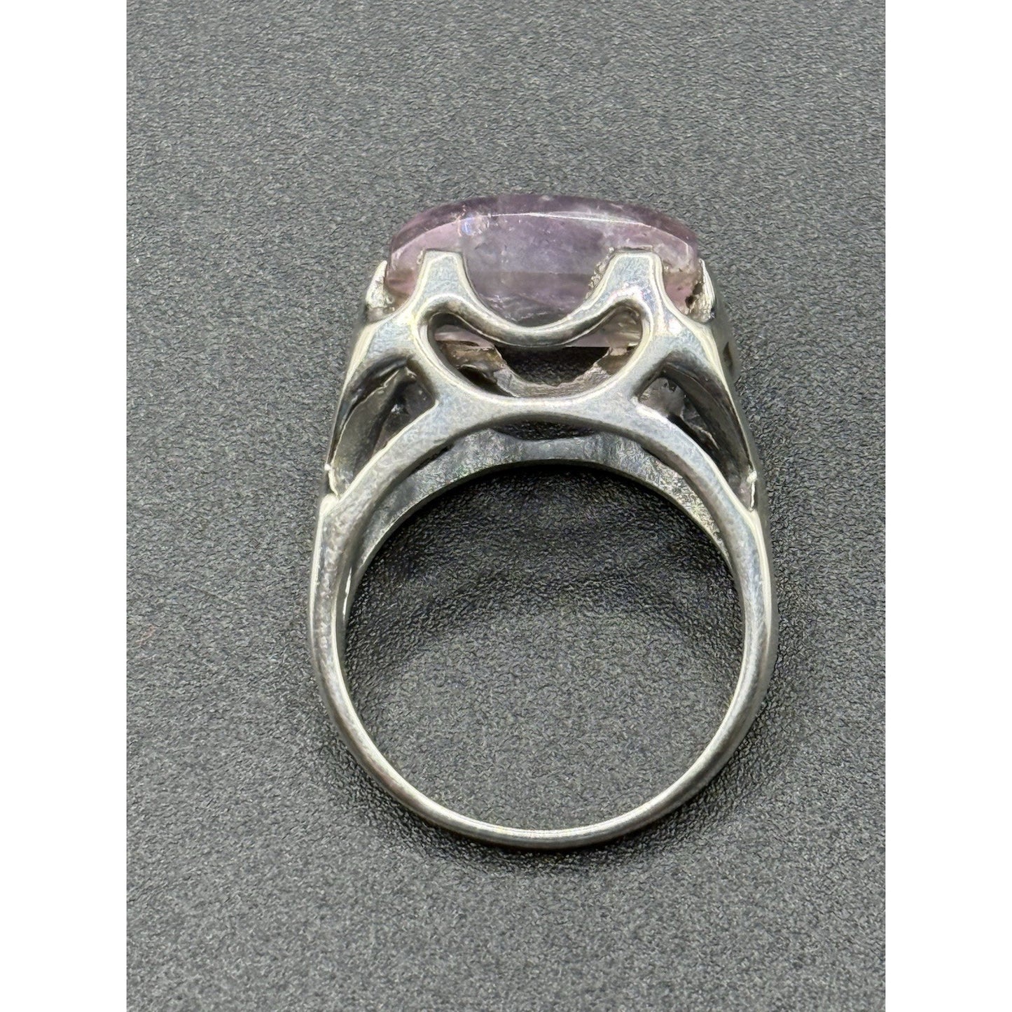 Excellent Used Condition Sterling Silver Amethyst Cab Ring Size 8.00 P19