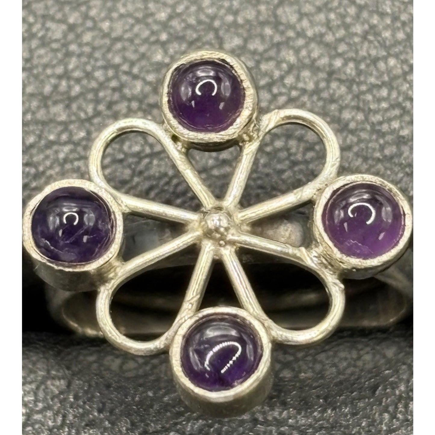 New Condition Sterling Silver Genuine Amethyst Ring size 7