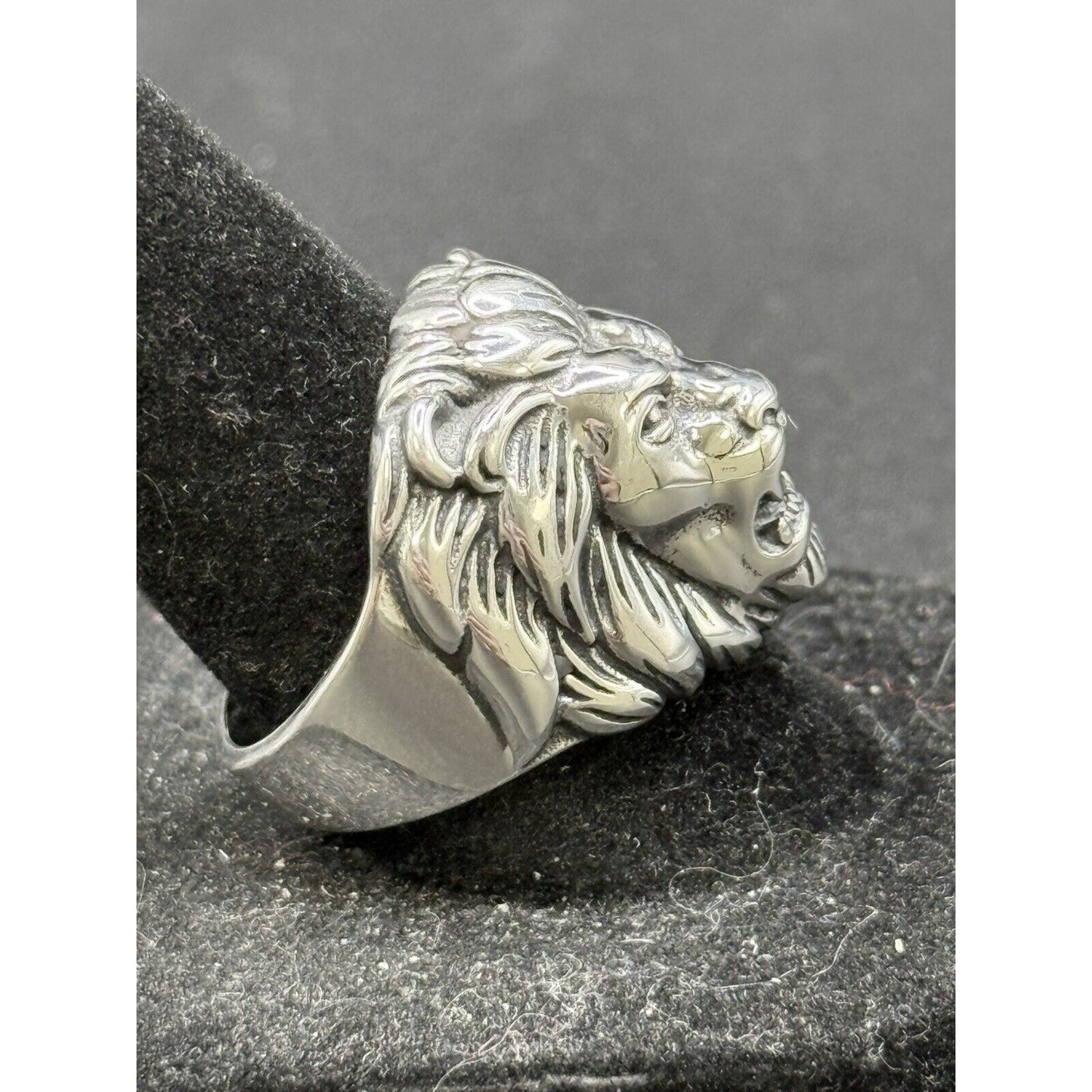 New Condition Sterling Silver Lion Head Ring Size 8.00 925