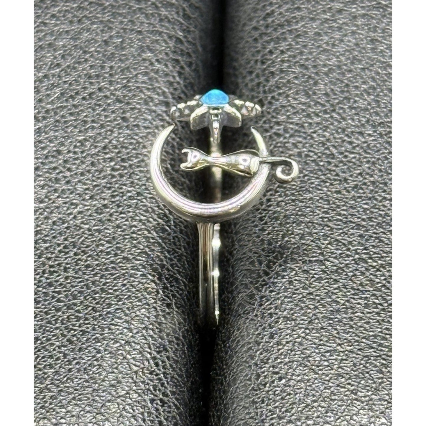 New Condition Sterling Silver Moon Cat Lab Opal Ring Size 7.00 Adjustable