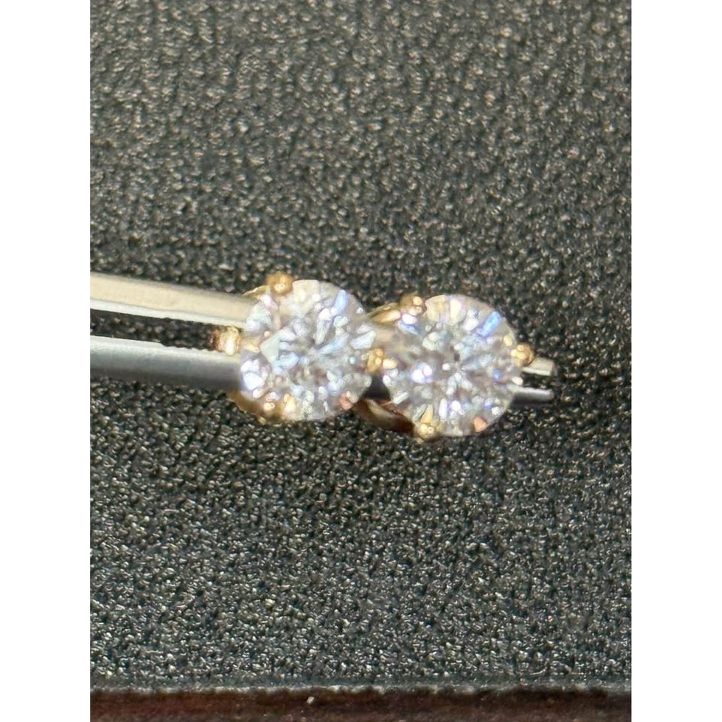 14k Yellow Gold 2.01 Total Weight Round Lab Grown Diamonds E Color VS1/VVS2 IGI