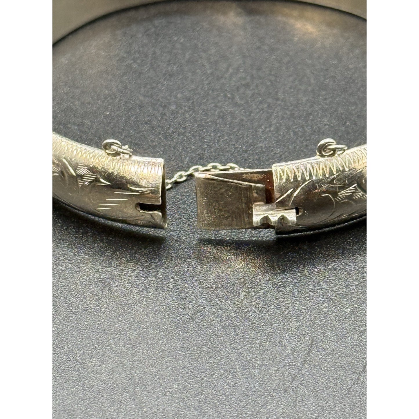 7” Vintage Sterling Silver Engraved Hinged Bangle Safety Chain 17 Grams P5