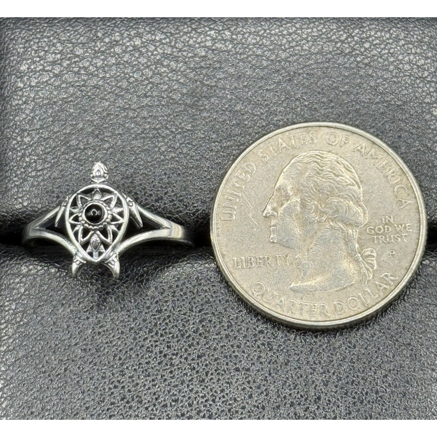 New Condition Sterling Silver Onyx Turtle Ring Size 7.00