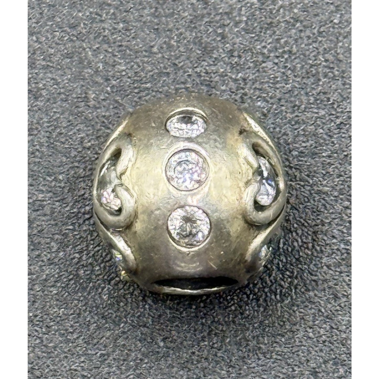 Camilla Sterling Silver Retired 2011 LTD Cubic Zirconia Snowflake Charm P18