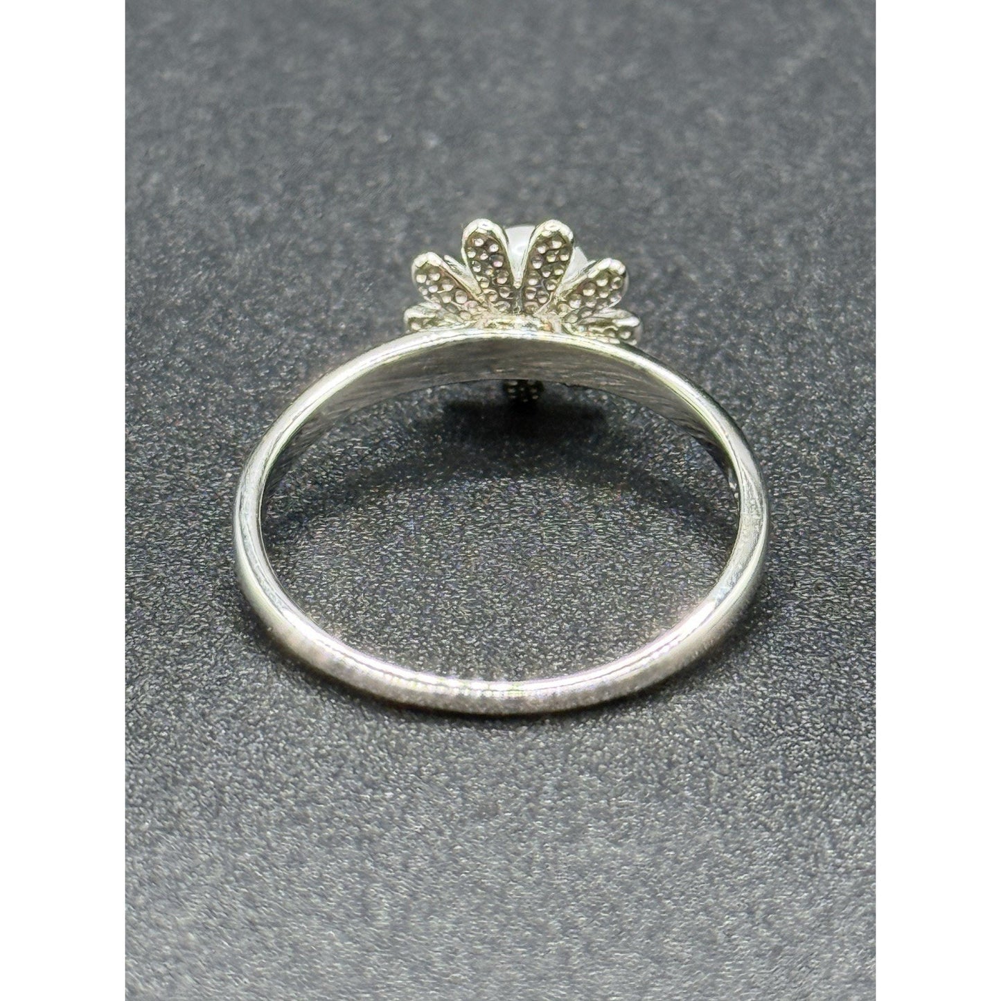 New Condition Sterling Silver Genuine Pearl Lab Opal Flower Ring Size 7.00