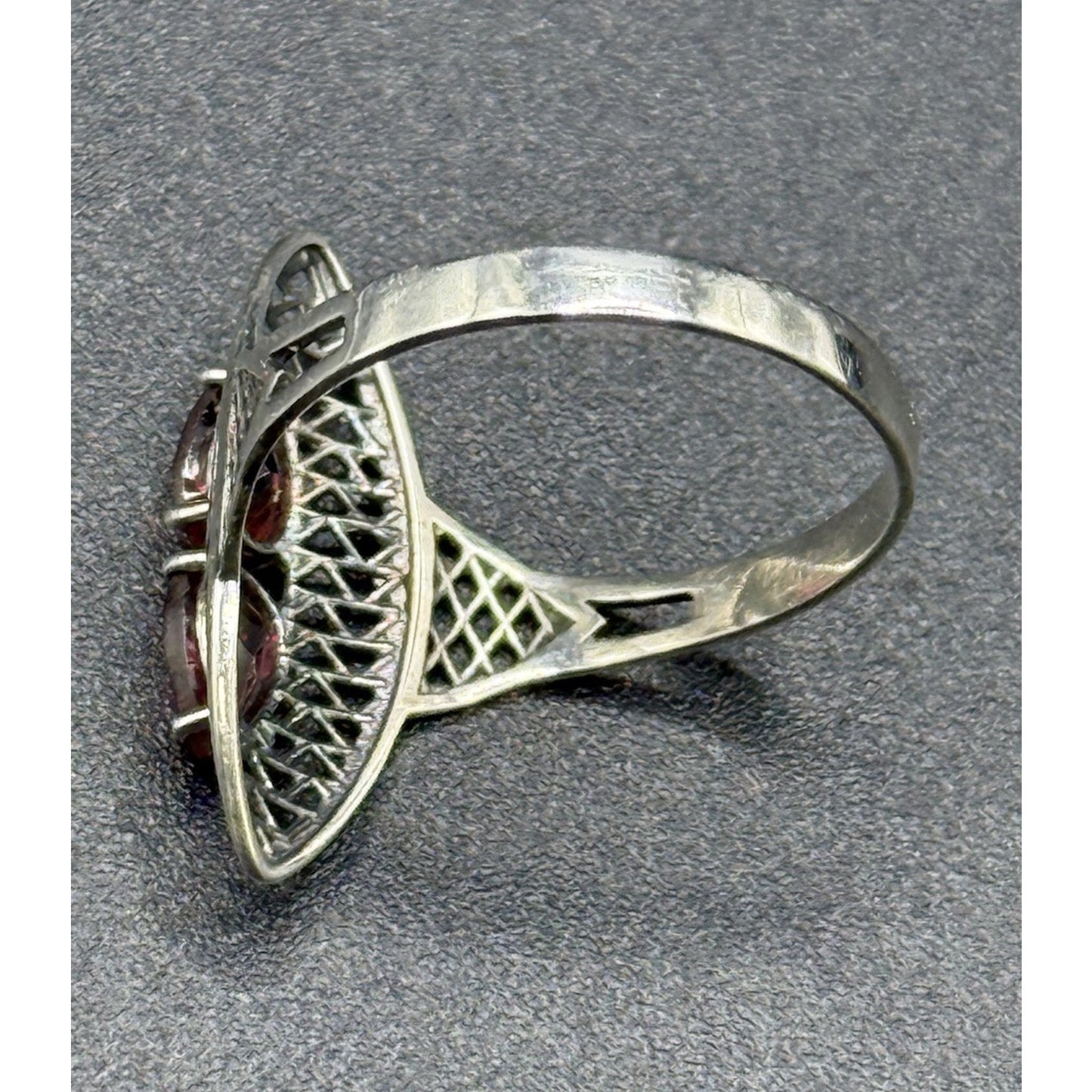 EUC Sterling Silver Genuine Double Pear Garnet Ring Size 8.00 Tested P31