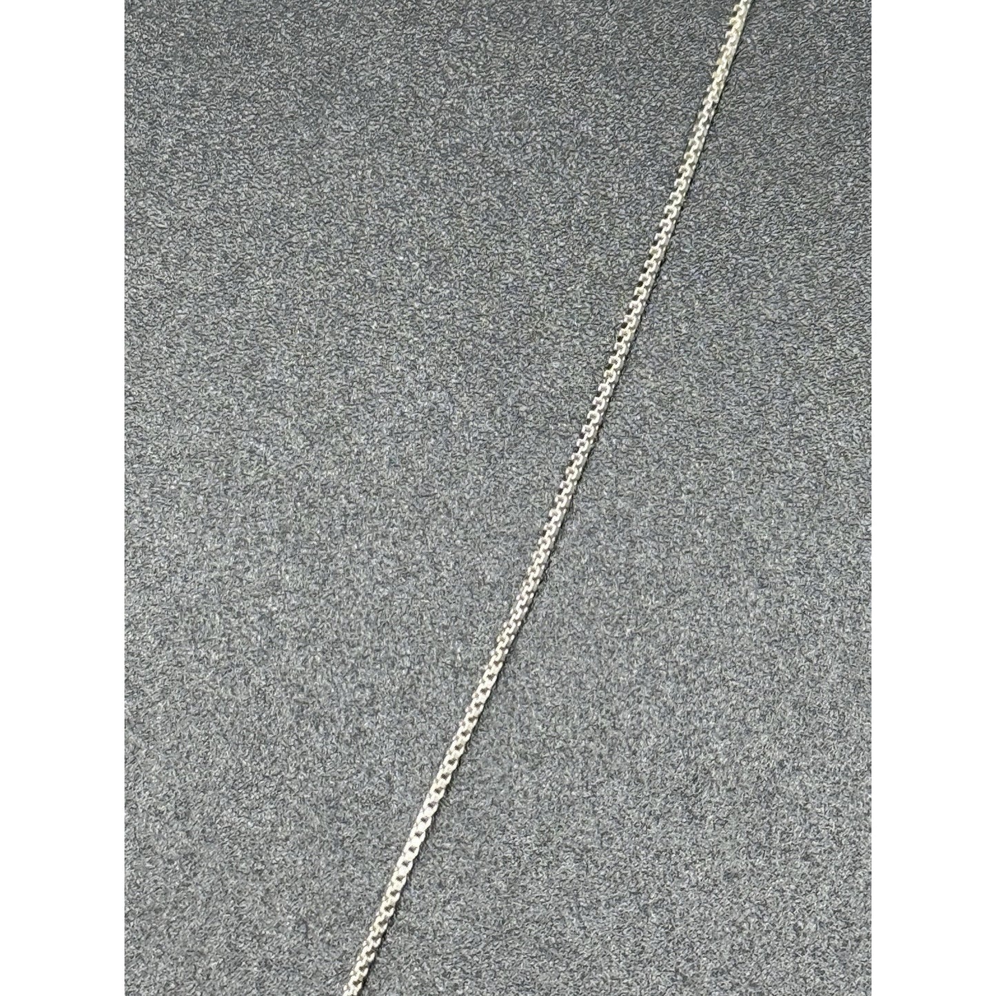 Excellent Used Condition 16” Sterling Silver Cubic Zirconia Lariat Necklace P5
