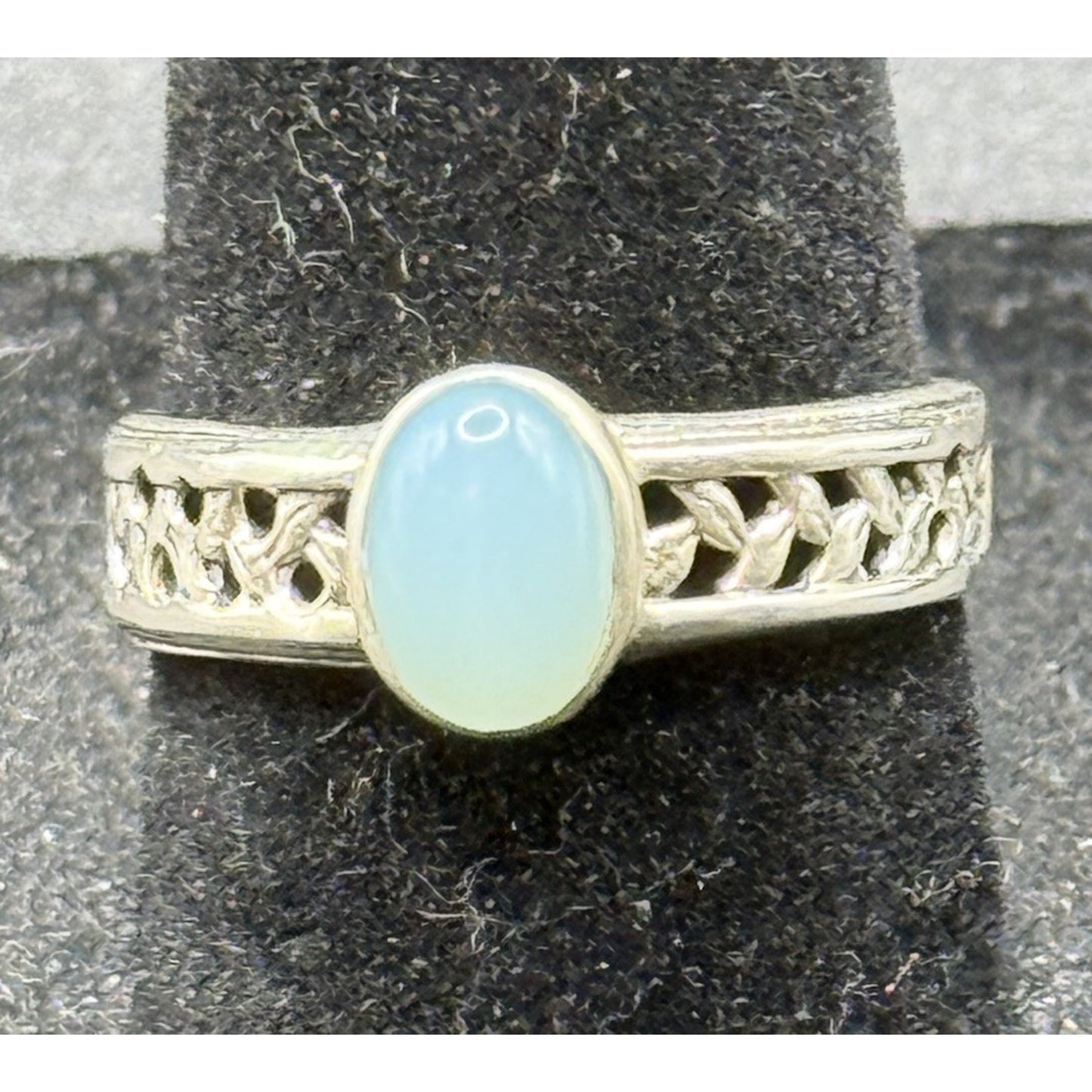 Excellent Used Condition Sterling Silver Milky Aquamarine Ring Size 7.00 P19