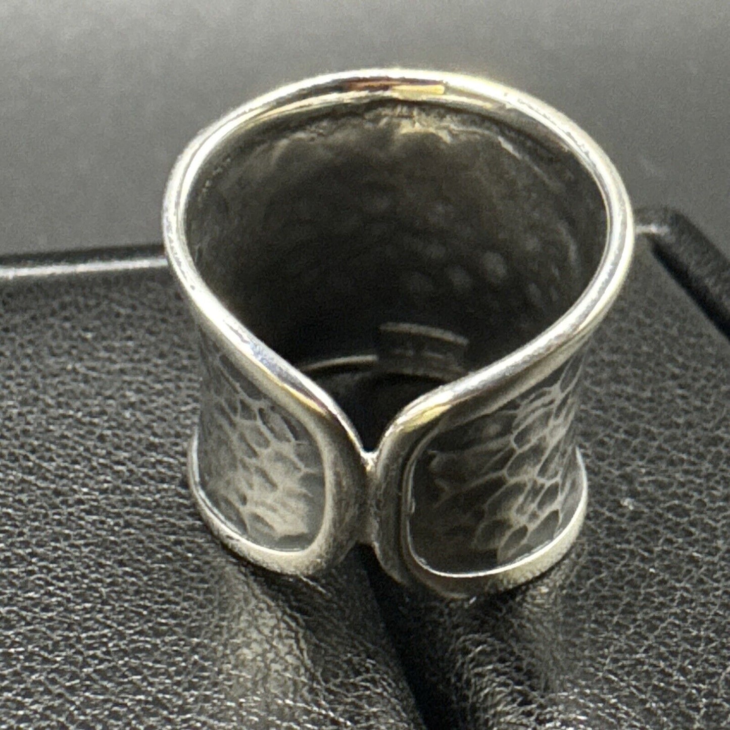 New Condition Sterling Silver 19mm Hammered Band Ring 925 Size 6.5 Concave