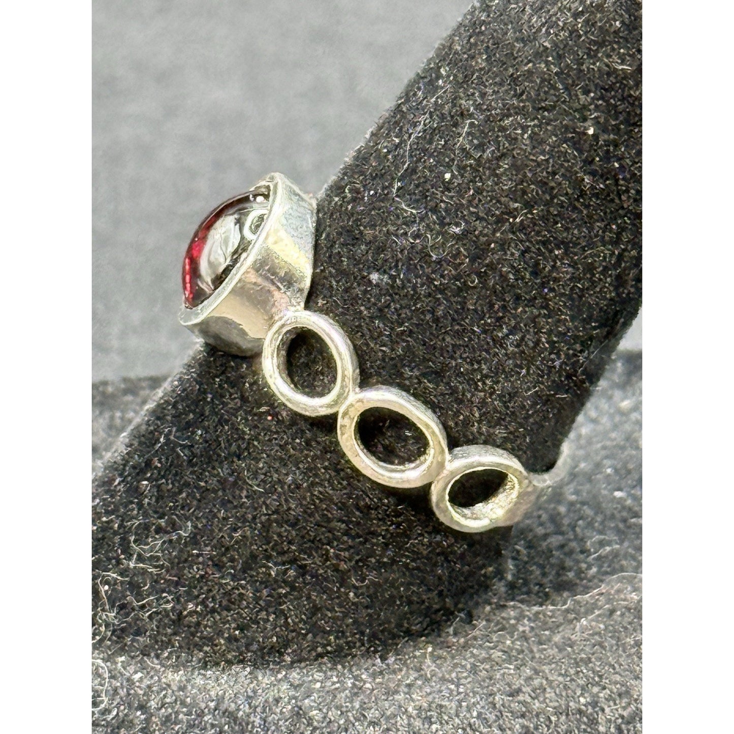 New Condition Sterling Silver Genuine Garnet Ring Size 7.00 925 P19