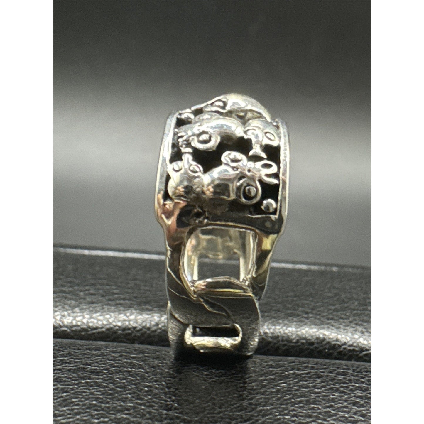 New Condition Sterling Silver Skull Bubbles Band Ring 925 Size 9.25