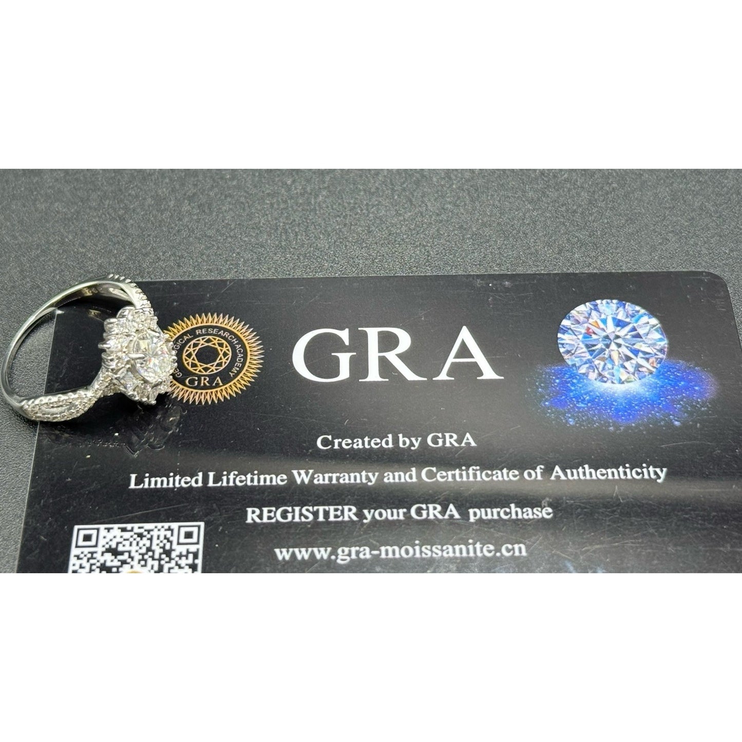 New Condition Sterling Silver Moissanite Oval Center Stone Ring Size 7.00 GRA
