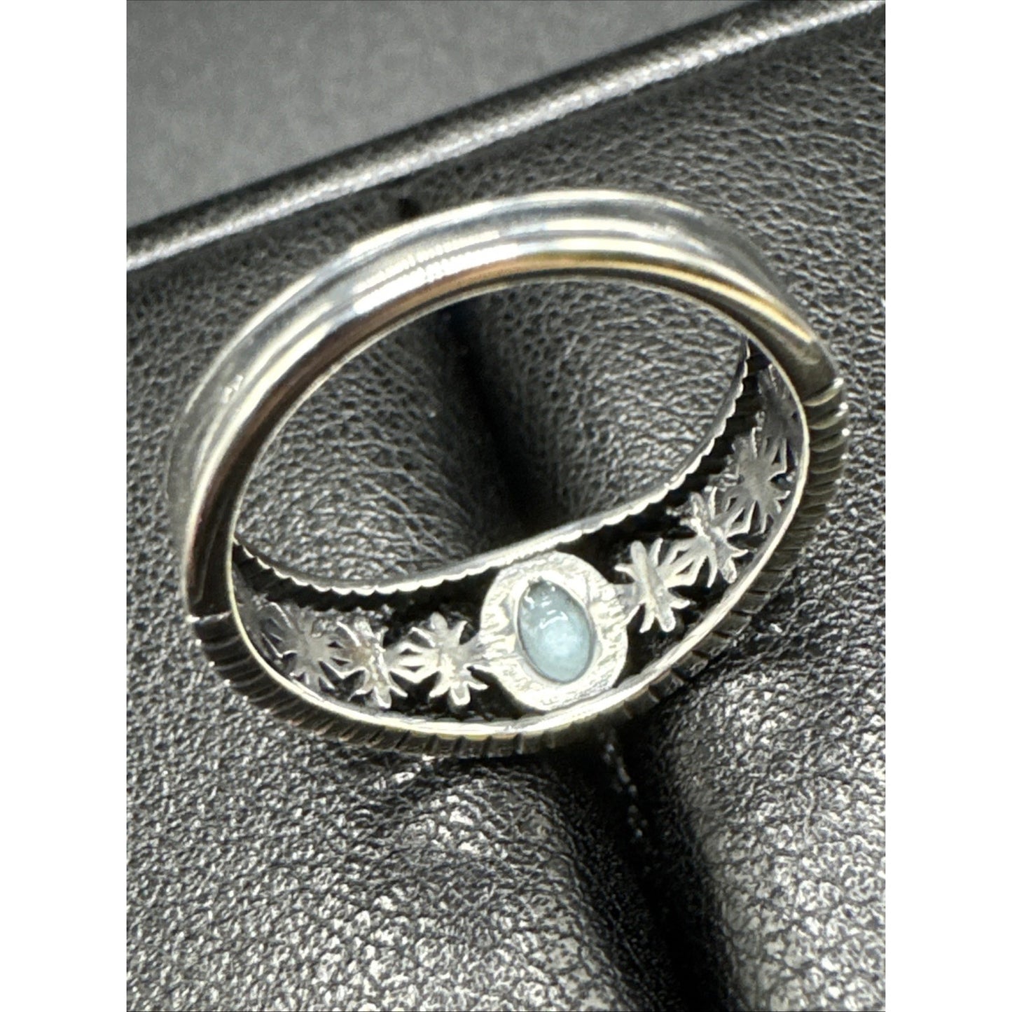 New Condition Sterling Silver Laramar Flowers Ring 925 Size 7