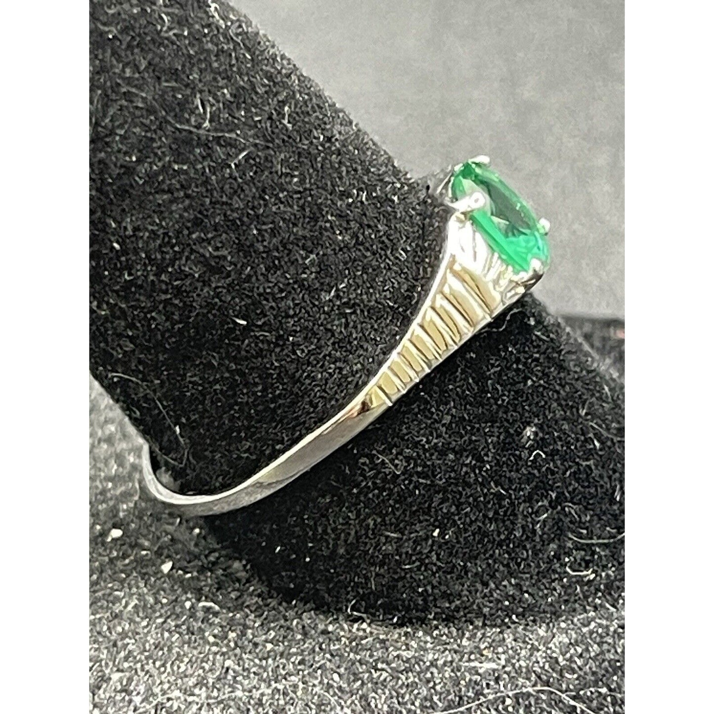 New Condition Sterling Silver Lab Created Emerald Dainty Ring 925 Size 7