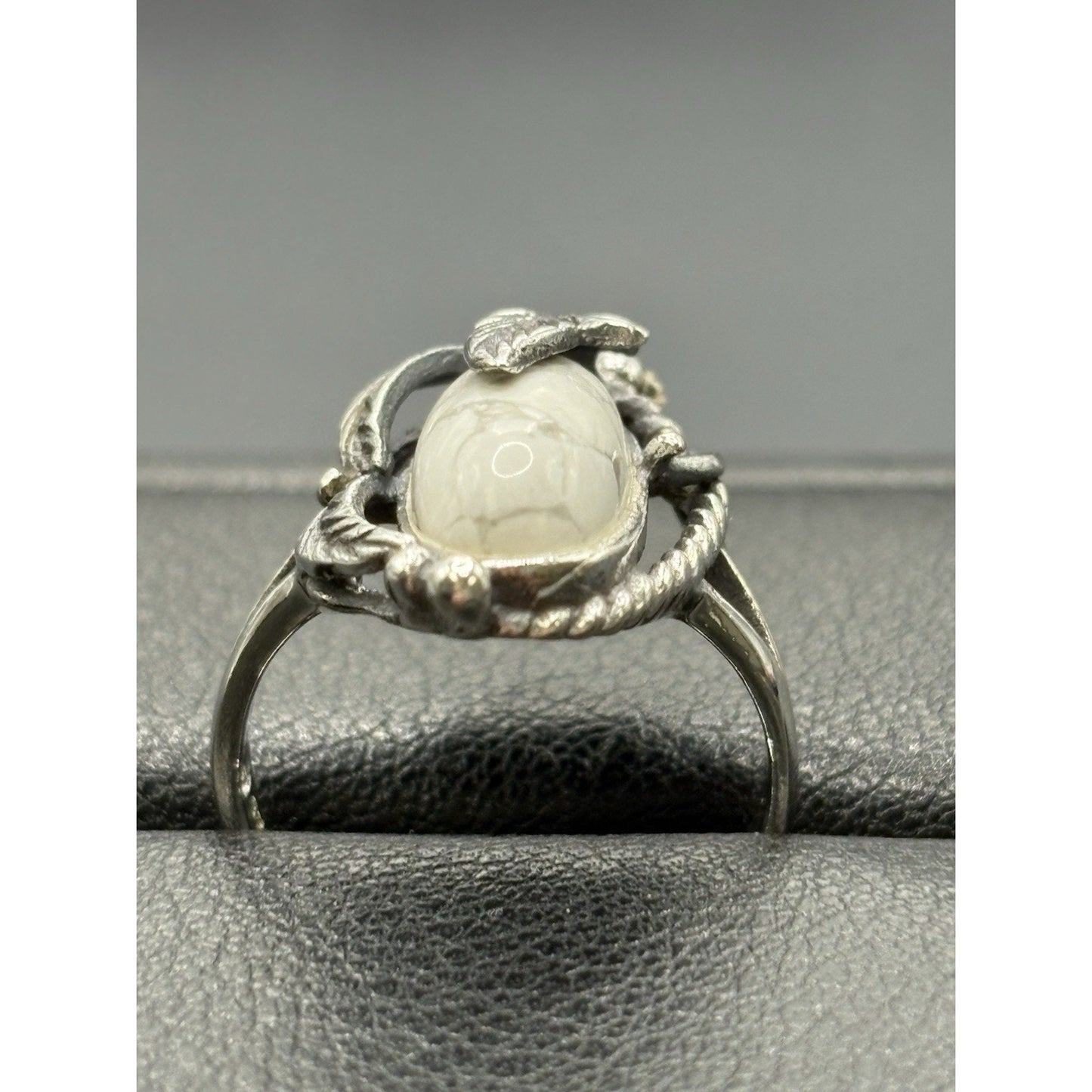NewCondition SterlingSilver White Buffalo Feather Bezel Ring 4g 23mm 925 Size 7