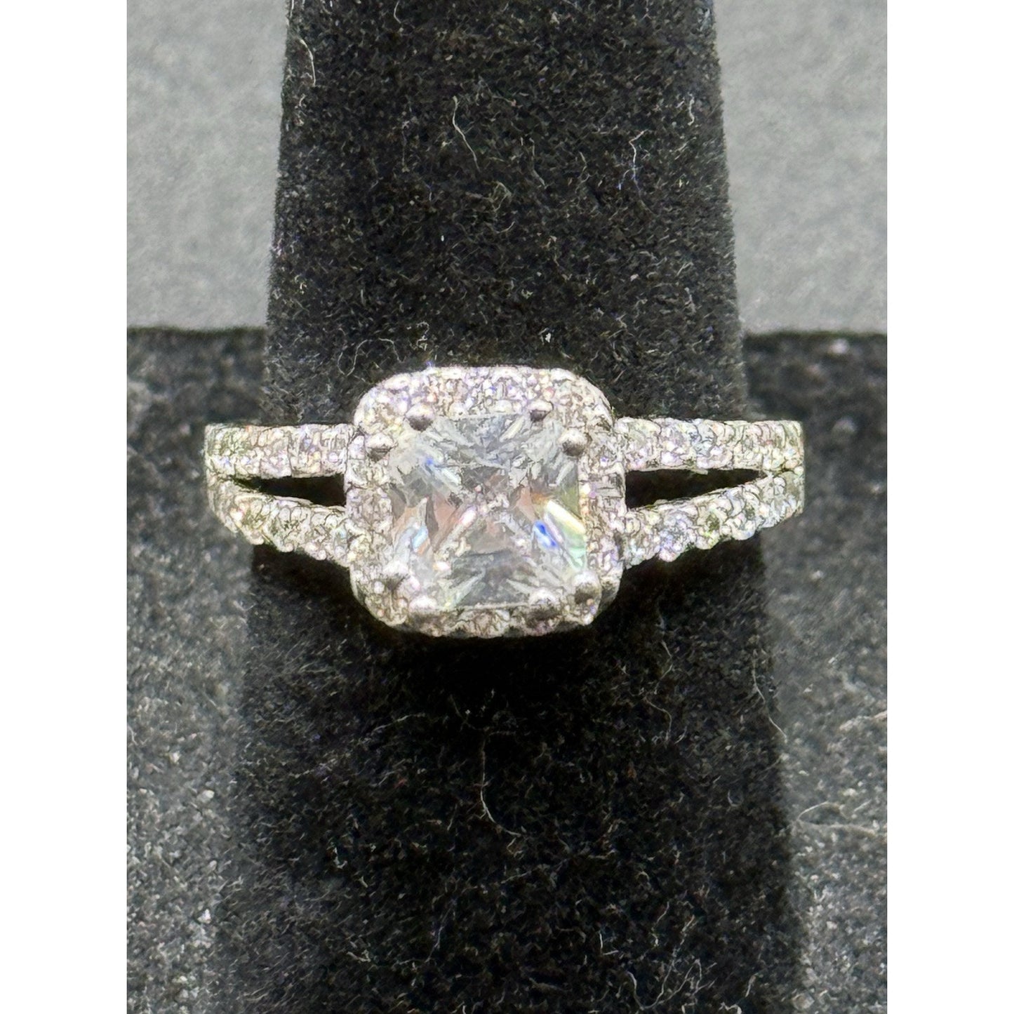 EUC Sterling Silver Cubic Zirconia Halo Ring Size 6.00 925 P5