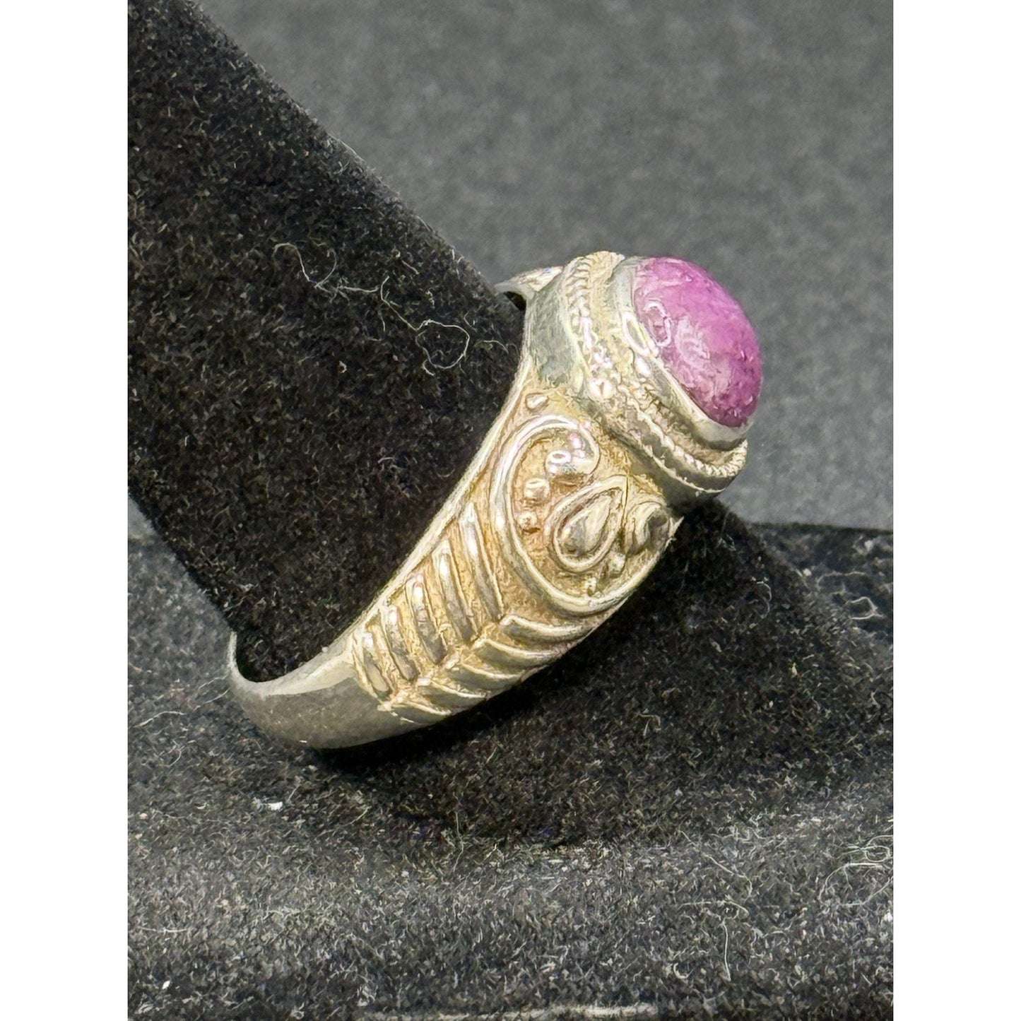 Excellent Used Condition Sterling Silver Star Ruby Ring Size 7.50 P19