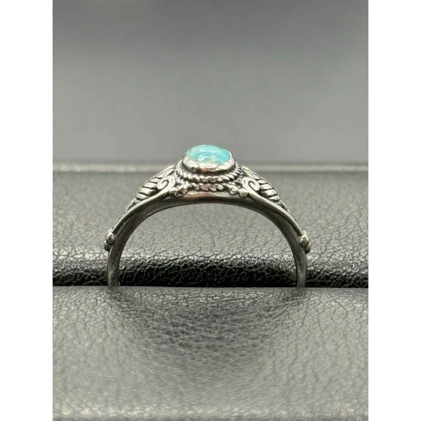 New Condition Sterling Silver Dainty Turquoise Ring Size 6