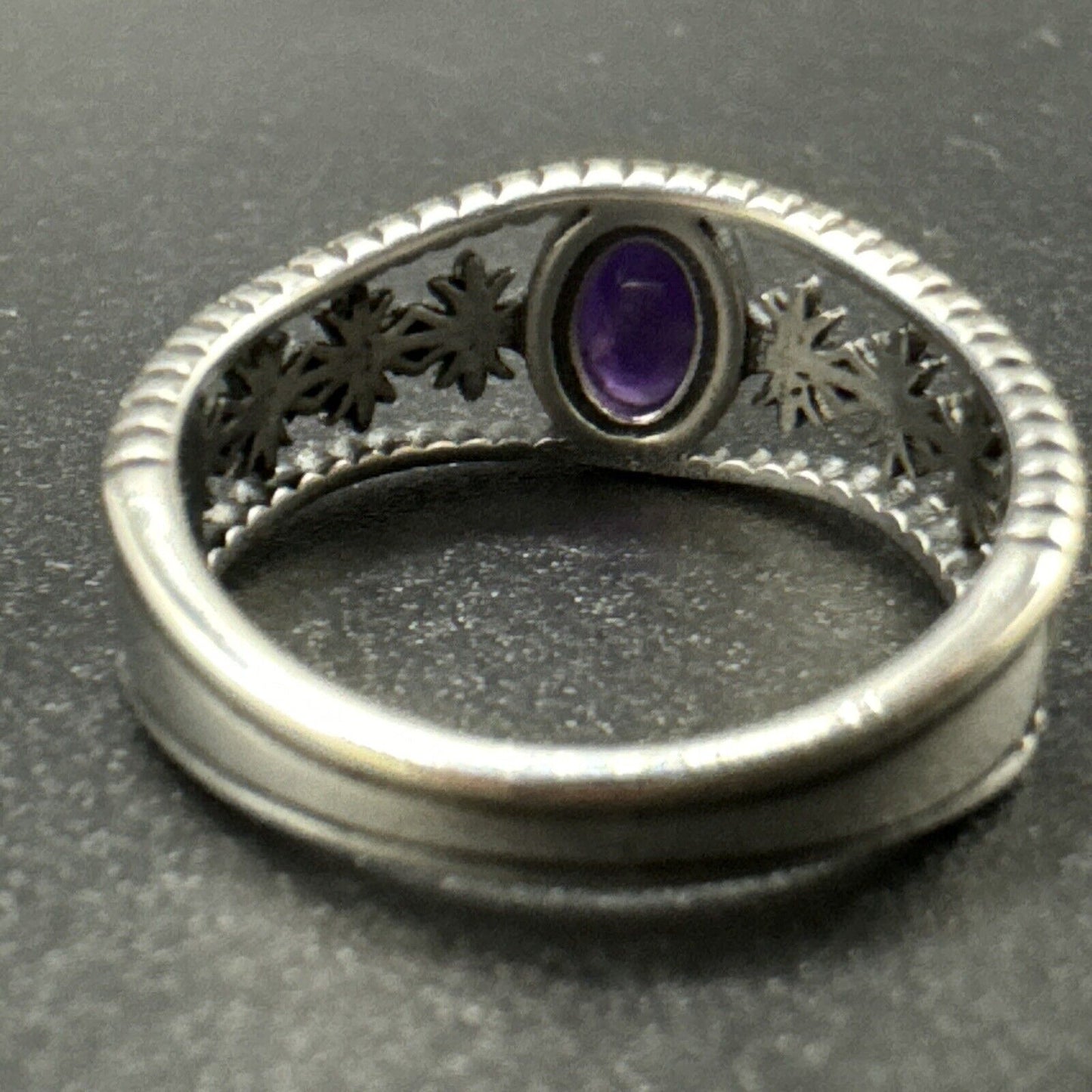 New Condition Sterling Silver Amethyst Flowers Ring 925 Size 7