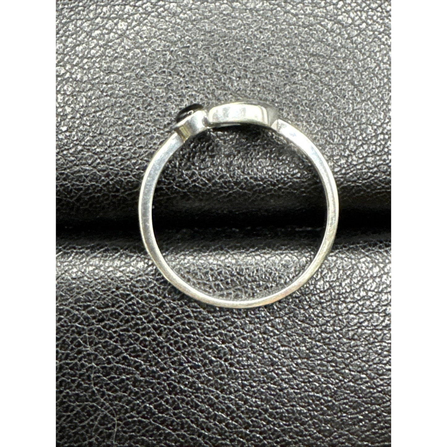New Condition Sterling Silver Onyx Crescent Moon Ring 925 Size 7