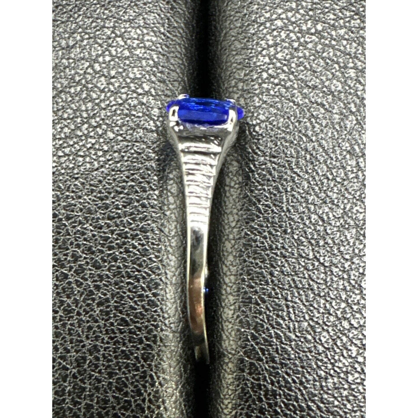 New Condition Sterling Silver Lab Created Sapphire Dainty Ring 925 Size 7