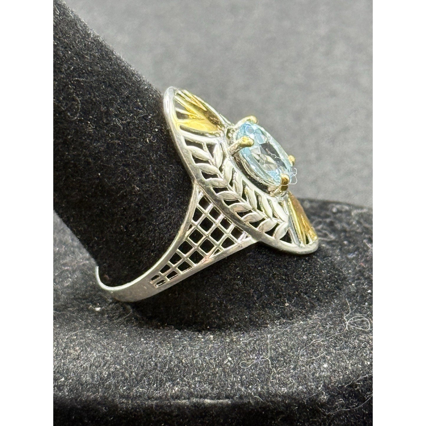New Condition Sterling Silver Two Tone Genuine Swiss Topaz Ring Size 9 P19