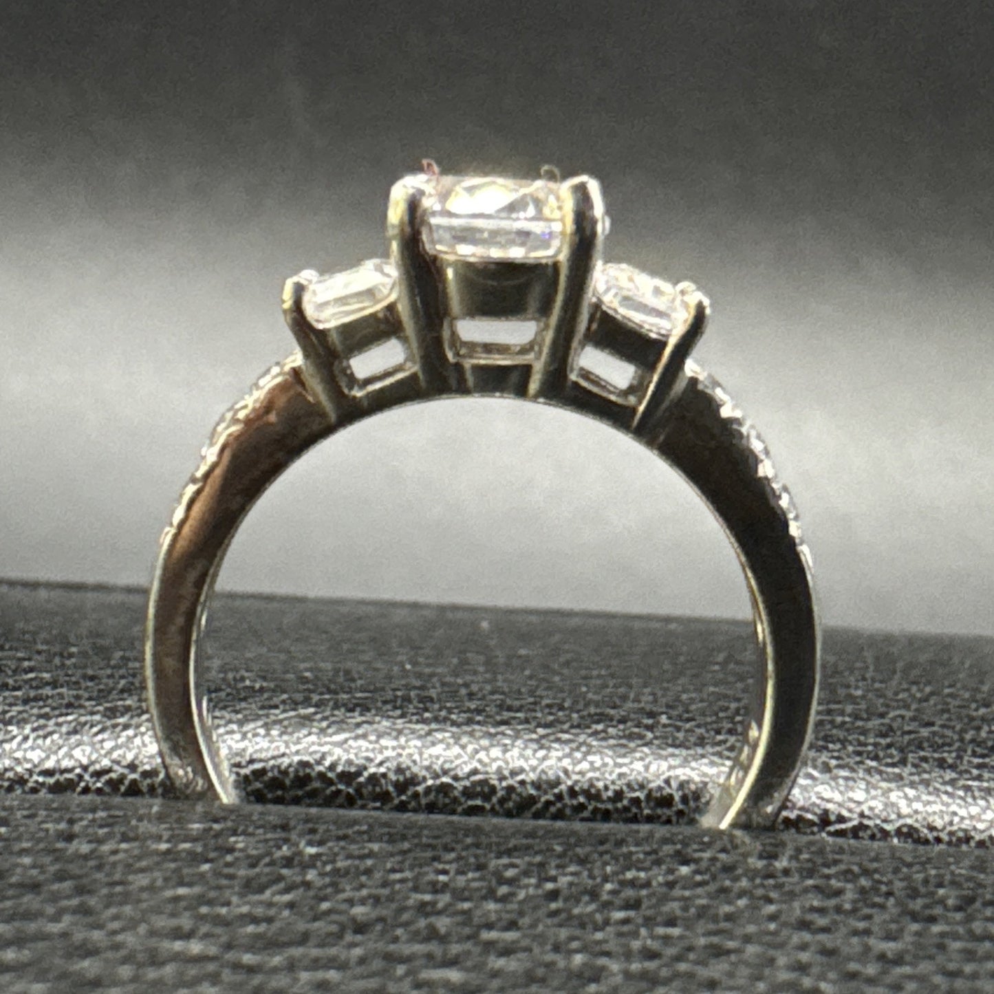 EUC Sterling Silver CZ Trapezoid Ring 925 Size 6.5 P2