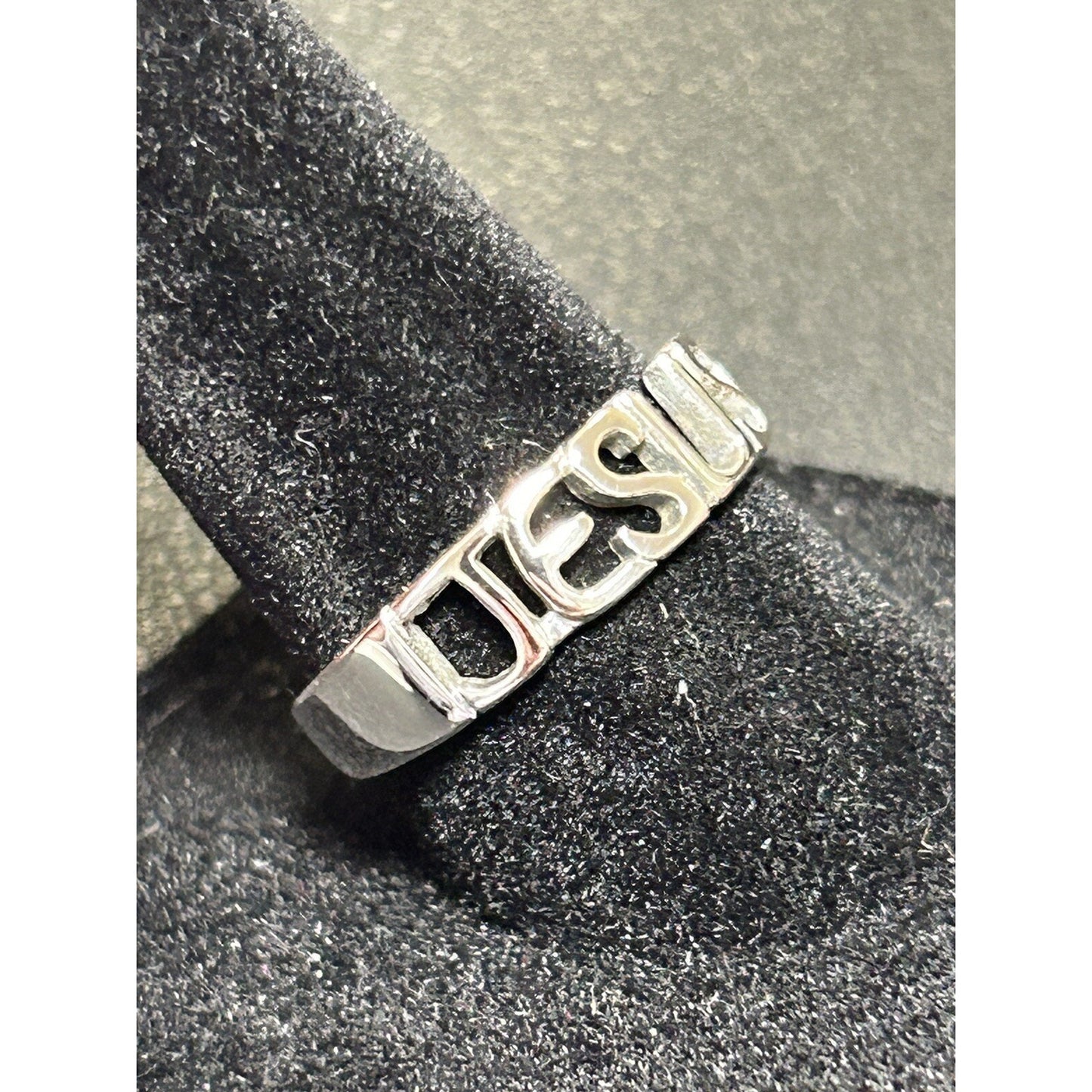New Condition “Jesus” Ring Size 7.00 925 Band