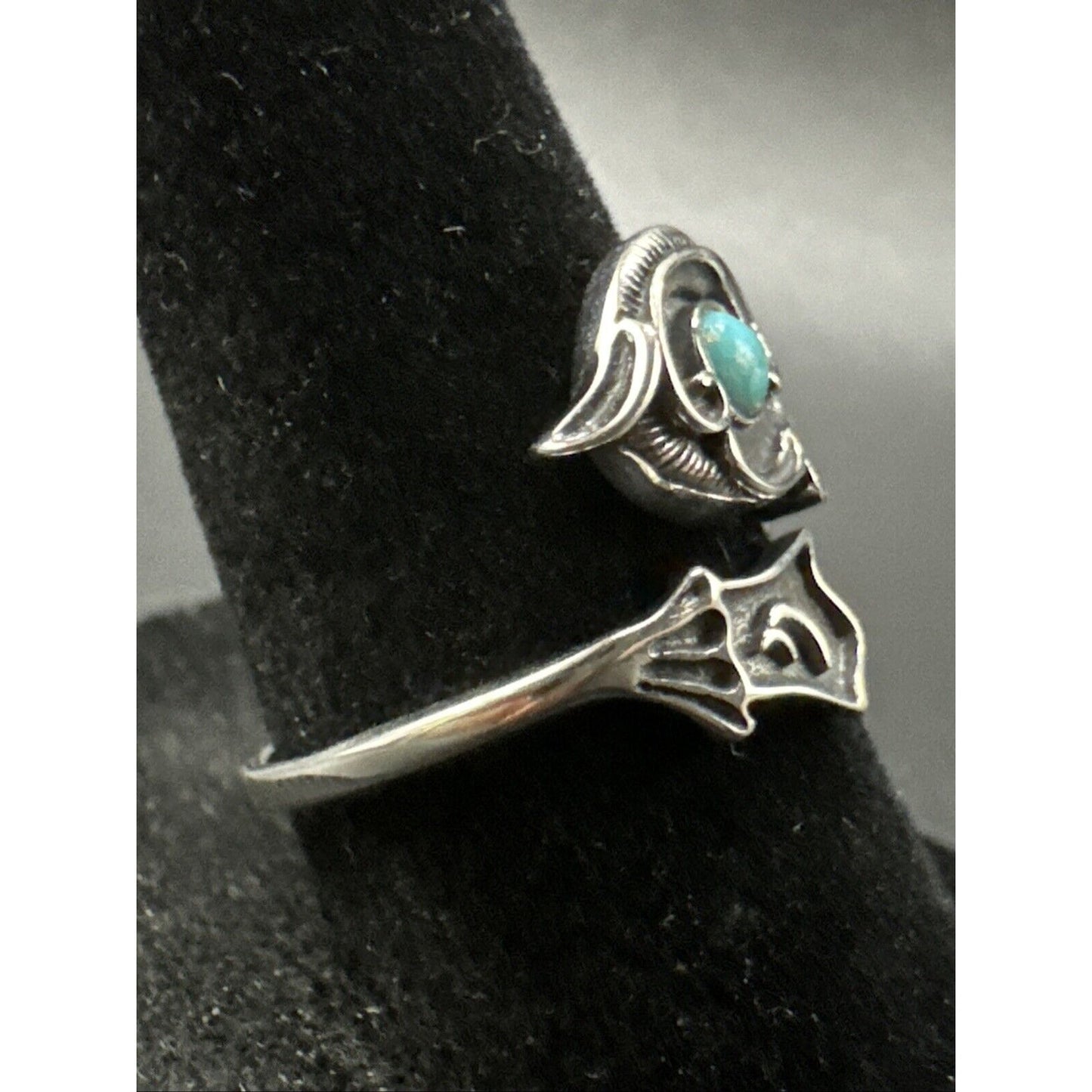 New Condition Sterling Silver Turquoise Bypass Ring 925 Size 7