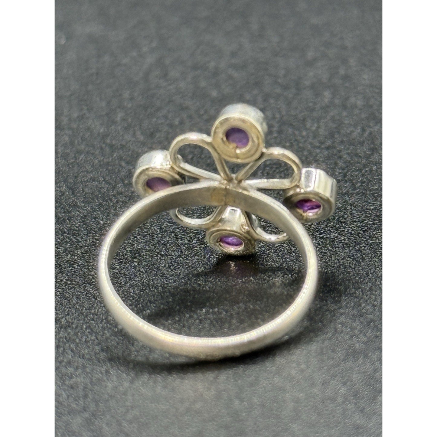 New Condition Sterling Silver Genuine Amethyst Ring Size 7.00 P19