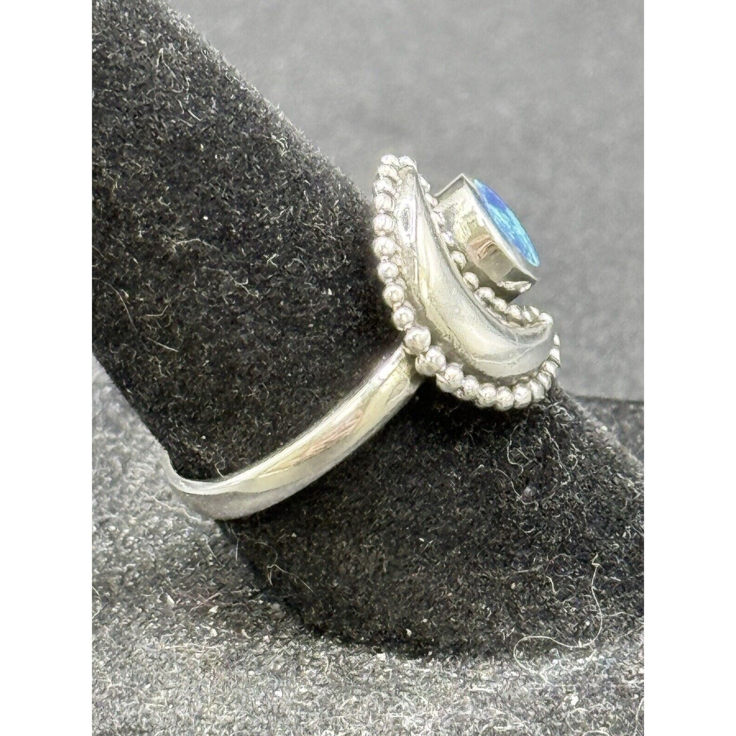 New Condition Sterling Silver Lab Blue Opal Sun Moon Ring Size 6.50