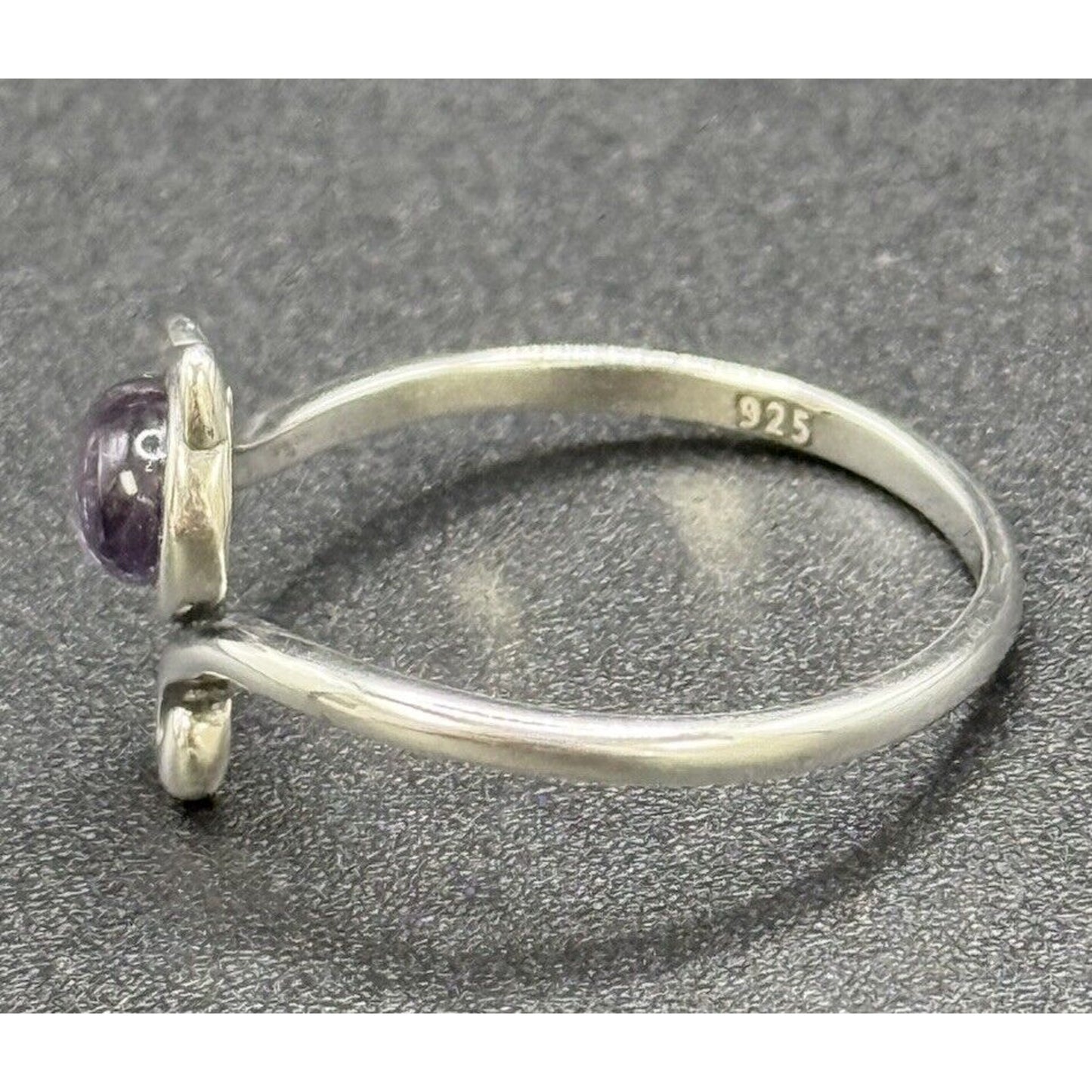 New Condition Sterling Silver Genuine Amethyst Cat Ring Size 7.00