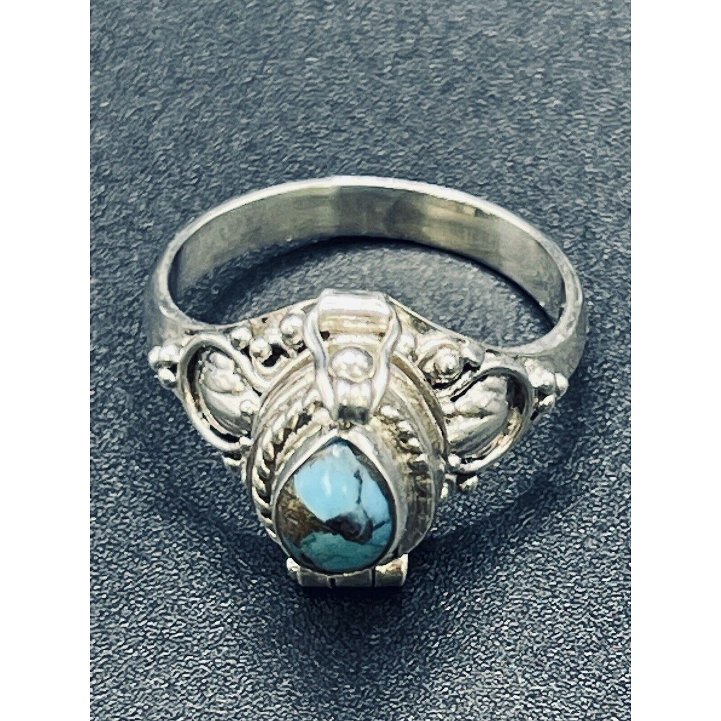 New Condition Sterling Silver Turquoise Poison Ring Size 7.00